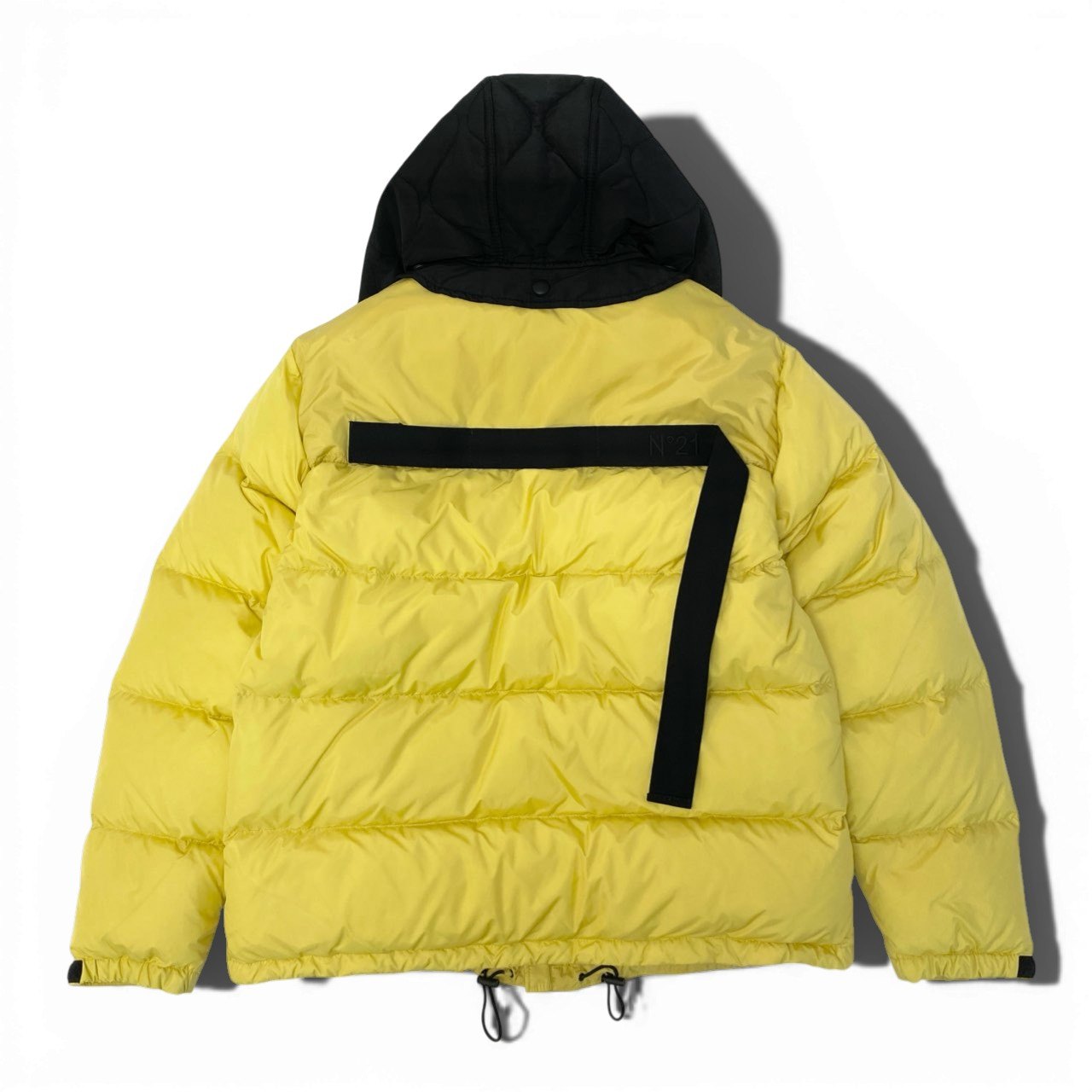 58c5【未使用タグ付き】定価13.5万円 N°21 ヌメロヴェントゥーノ ロゴ入りバックリボン ダウンジャケット サイズXS イエロー系 メンズ アウターk02i