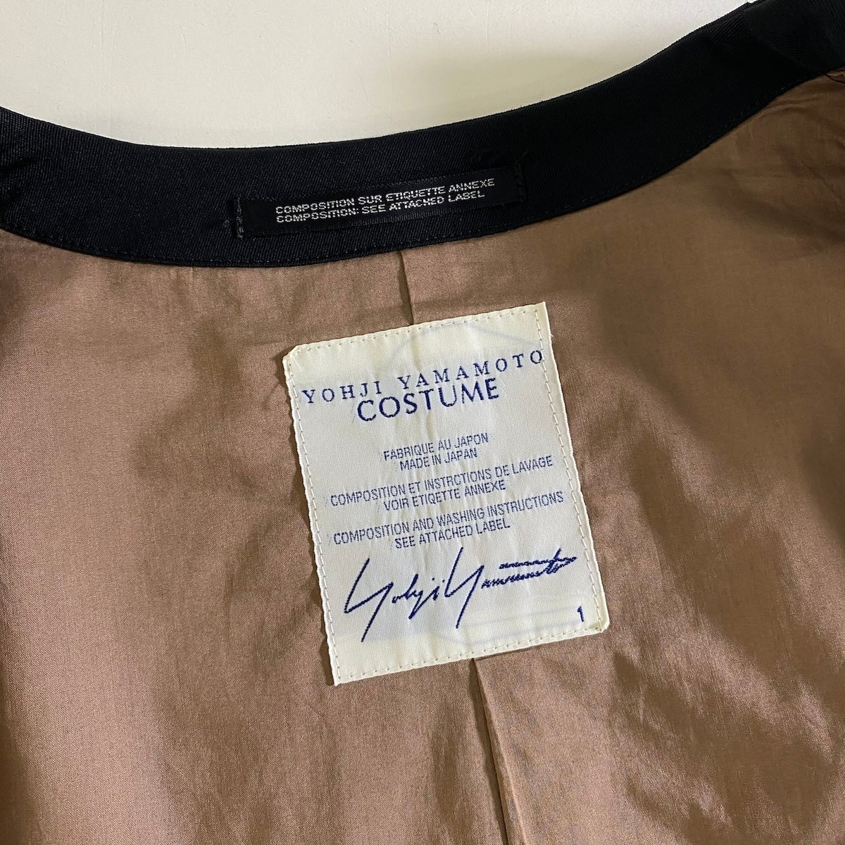 34j26 【美品】 YOHJI YAMAMOTO COSTUME ヨウジヤマモト コスチューム 2000年SS アーカイブ ノーカラージャケット 7分袖 フォーマル サイズ1 ブラック レディースu02t
