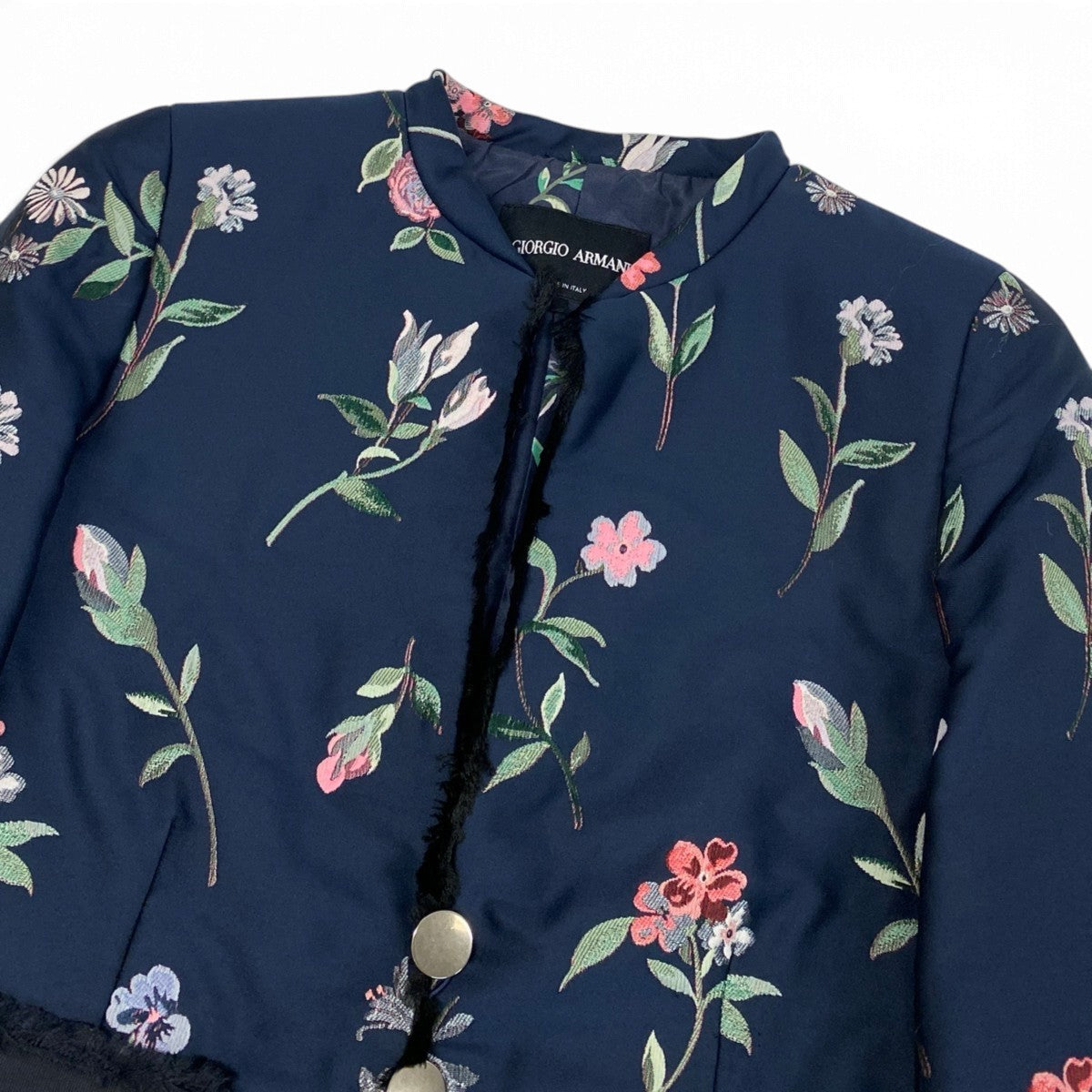 78j6 【美品】GIORGIO ARMANI ジョルジオアルマーニ ノーカラージャケット 花柄 フリンジ イタリア製 ネイビー レディース 女性用u02t
