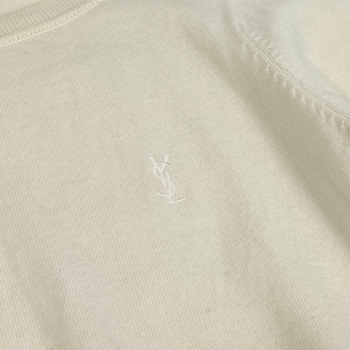 Ii4 【美品】 YVES SAINT LAURENT イヴサンローラン カサンドラ ロゴ刺繍 ヴィンテージ ニットセーター サイズM オフホワイト ウール100％ レディースk02i