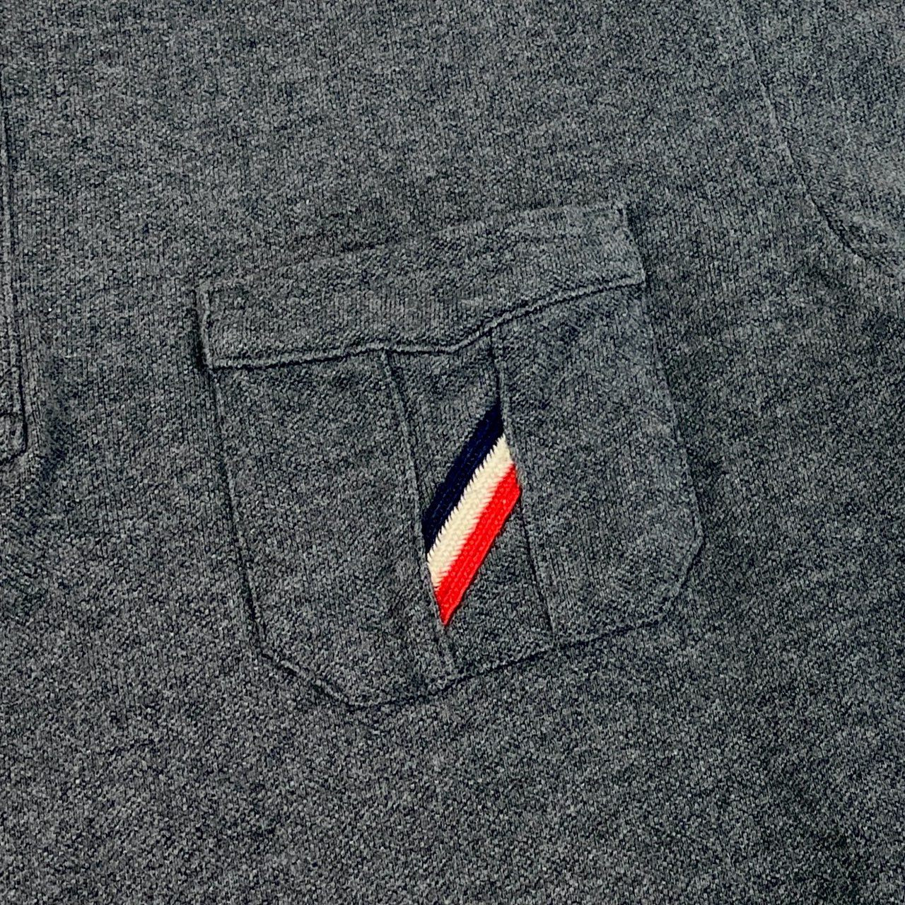 31i8 MONCLER モンクレール 長袖ポロシャツ トリコロール  トップス Slim Fit  Mサイズ グレー コットン メンズk02i