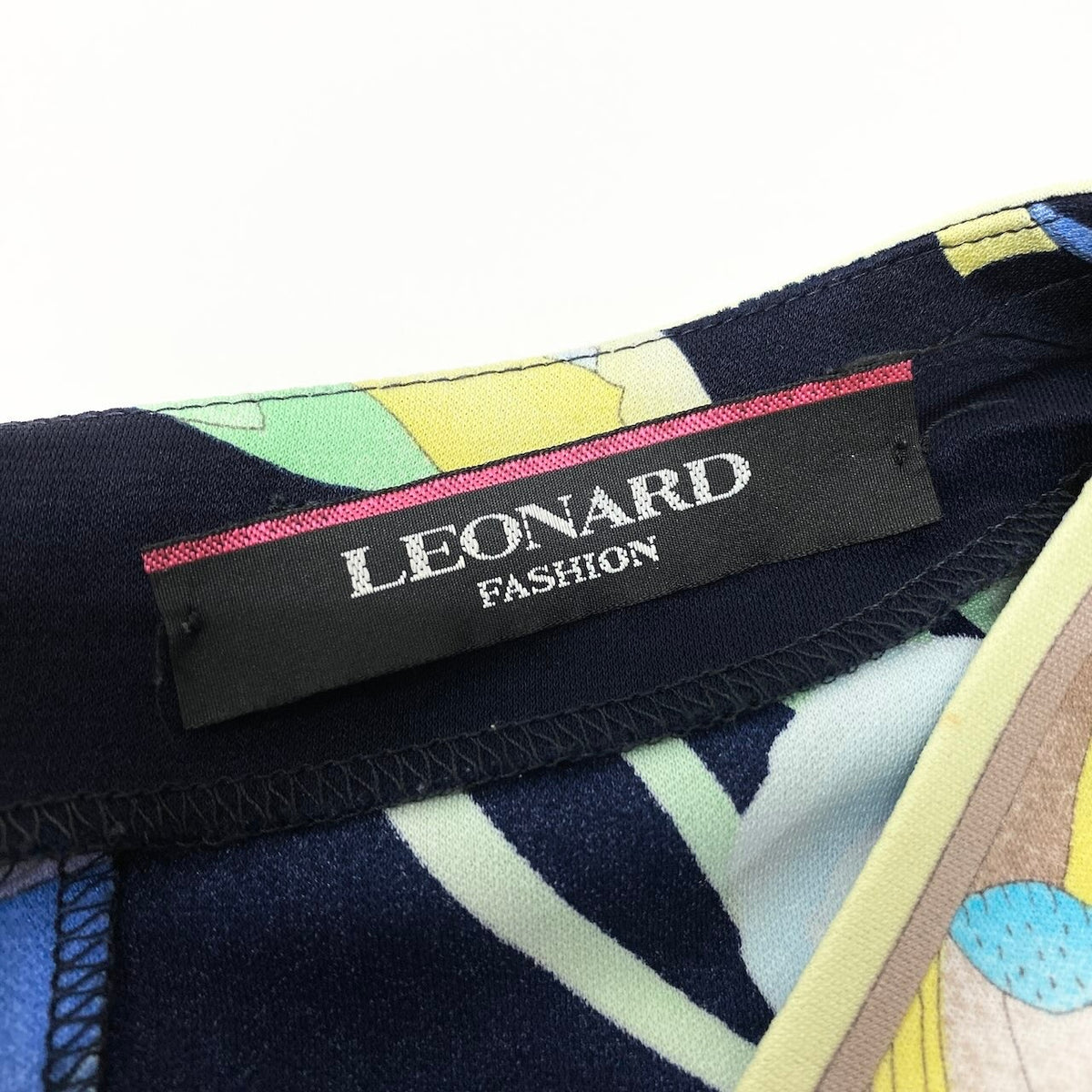 35d12 【美品】 LEONARD FASHION レオナール チュニックワンピース カットソー 美しい花柄プリント カンカン素材 ロングスリーブ サイズ40 ネイビー レディース 女性用u02t