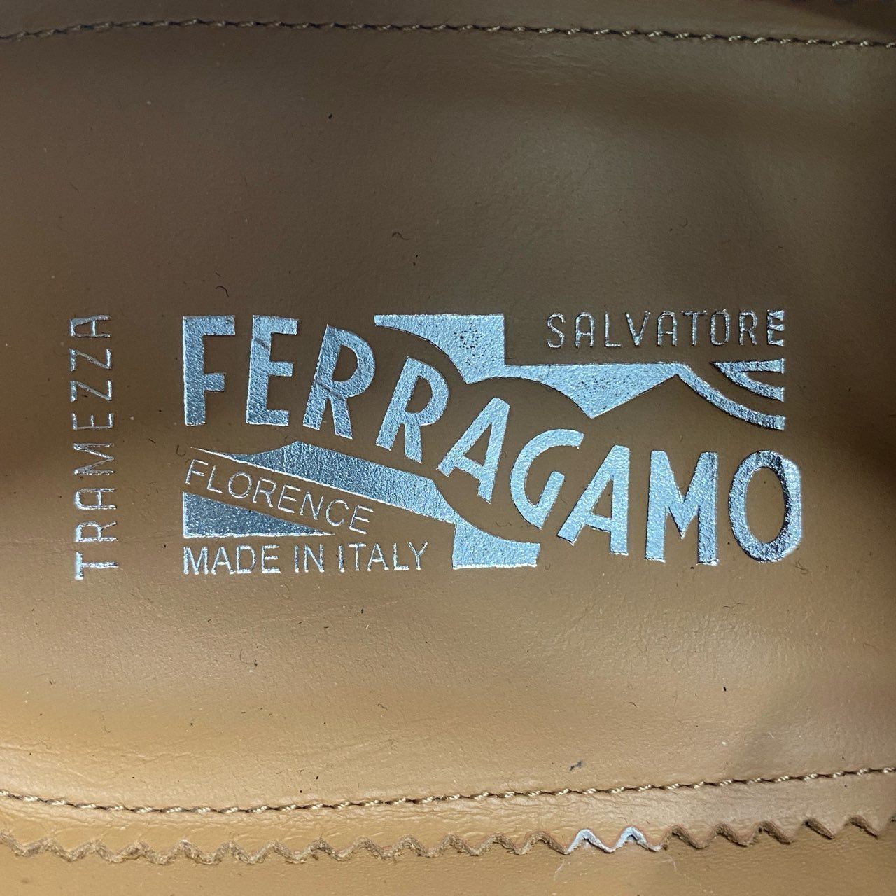 3f7 《美品》 Salvatore Ferragamo サルヴァトーレ フェラガモ キャップトゥ ドレスシューズ 7 1/2 ブラック レザー ビジネス フォーマル TRAMEZZA