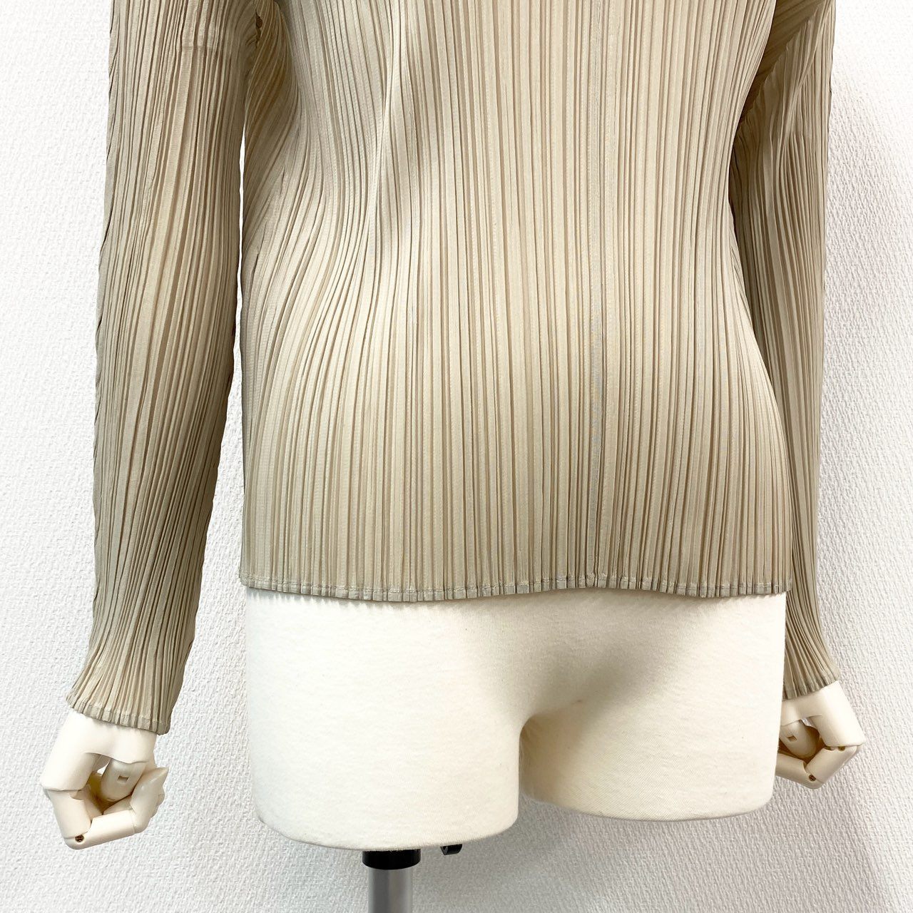 75i8 PLEATS PLEASE ISSEY MIYAKE プリーツプリーズ イッセイミヤケ 日本製 ハイネック プリーツカットソー 長袖 トップス プルオーバー PP33-JK182 3 ライトベージュ レディースo07t