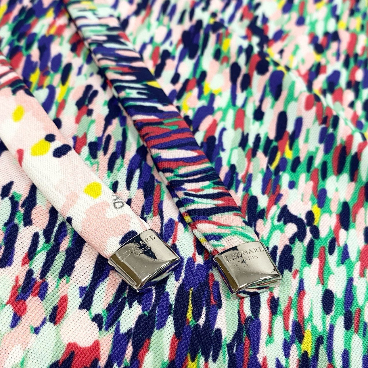 56d13 【美品】 LEONARD PARIS レオナール 膝丈ワンピース 五分袖 総柄プリント ウエストリボン付 イタリア製 サイズ40 マルチカラー レーヨン100％ レディース 女性用u02t