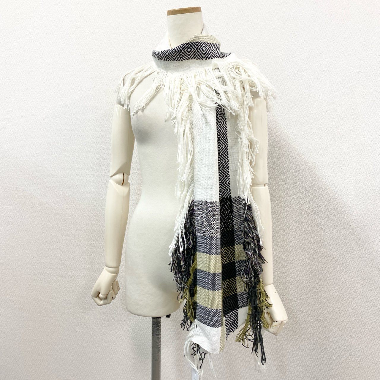 a5-1 《未使用保管品》定価￥42,900 SEEALL シーオール HANDLOOM STOLE FRINGES フリンジストール ST882 ホワイト グリーン マフラー タグ付き