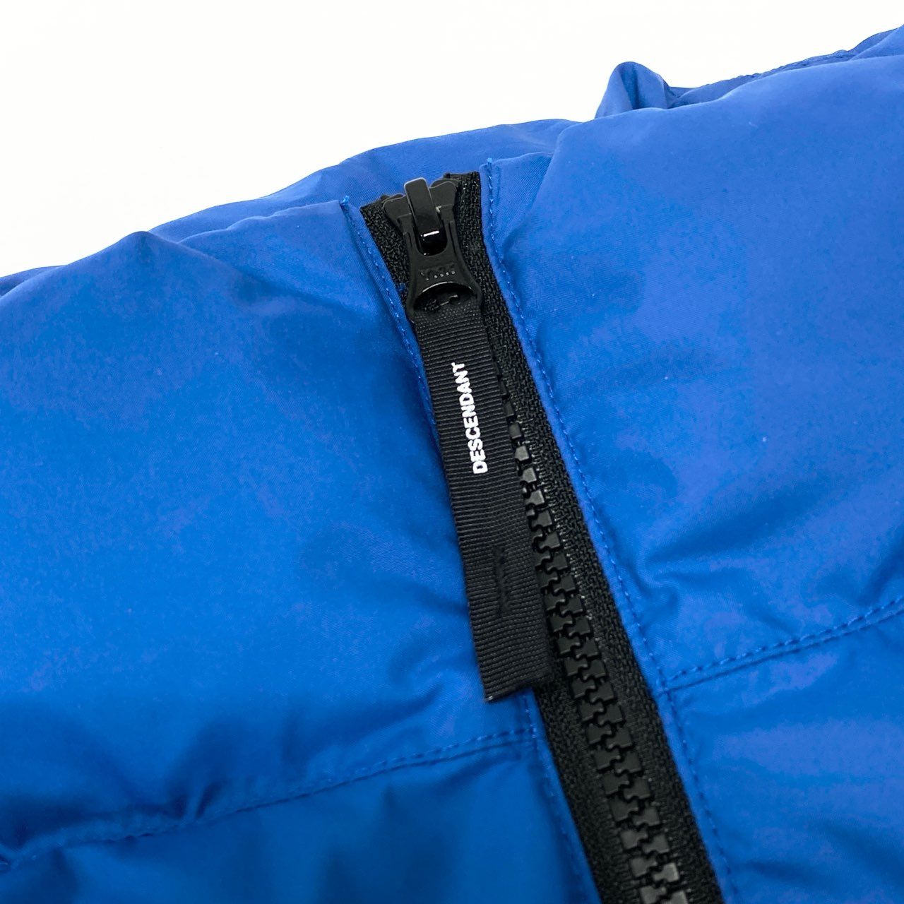 50b27 《美品》 DESCENDANT ディセンダント マミー パディング 中綿ベスト アウター シンサレート 2 ブルー ポリエステル メンズu02t