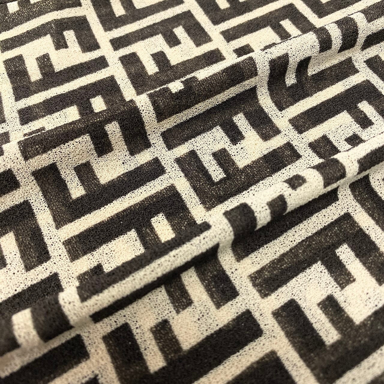 Ic30 FENDI フェンディ ズッカ柄 シアーカットソー 半袖Tシャツ 総柄 ストレッチ レディース 女性服 イタリア製40 ベージュ系u02t