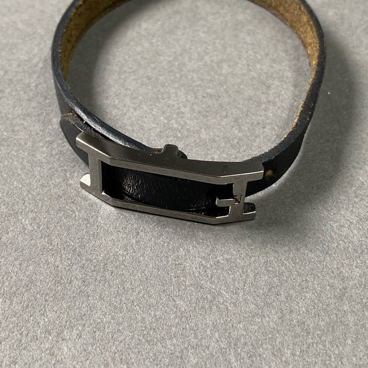 Pf16-2 HERMES エルメス アピ レザー ブレスレット ブラック バングル アクセサリー Black Leather Bracelet accessory 箱付き