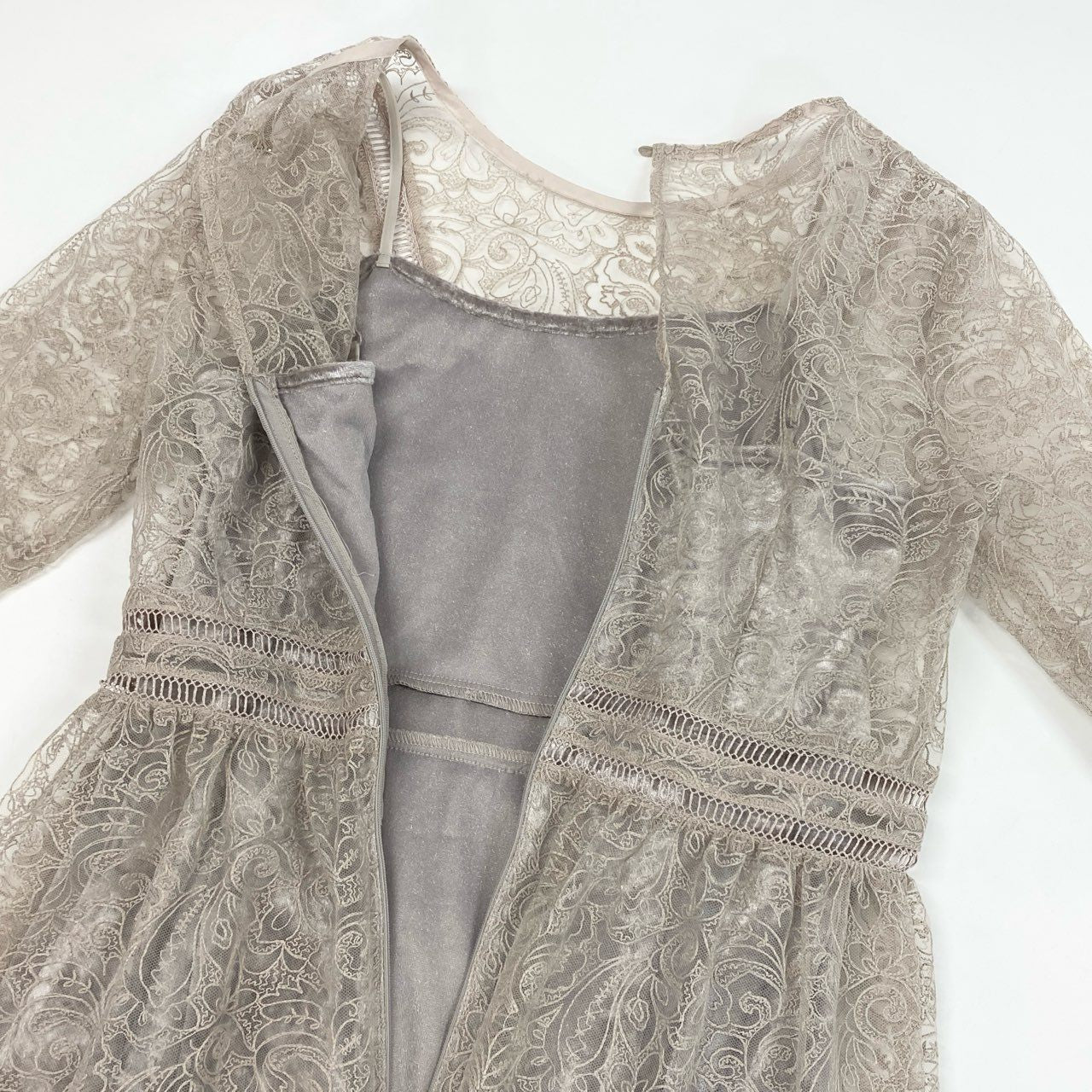 60j27 《美品》Lily Brown リリーブラウン オケージョンワンピース 長袖ワンピース 総レース ベルベット フレア LWFO194001 1サイズ ピンクベージュ レディースu02t