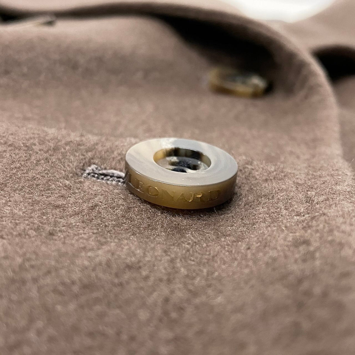 26j20 【美品】 LEONARD SPORT レオナールスポーツ ダブルブレスト ジャケットコート ハーフコート サイズ40 ブラウン カシミヤ100％ レディースu02t