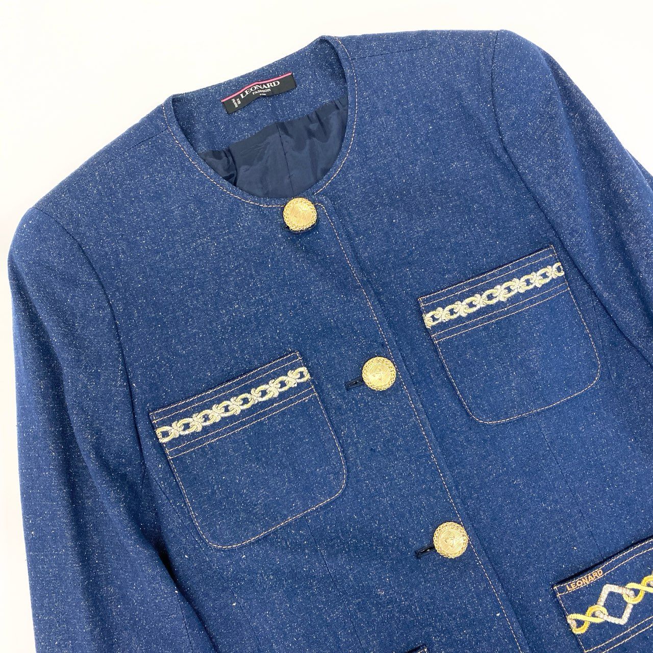 15Ⅼ1【美品】LEONARD レオナール ノーカラージャケット デニムジャケット 刺繍 金ボタン 11ARサイズ インディゴ レディースo07t