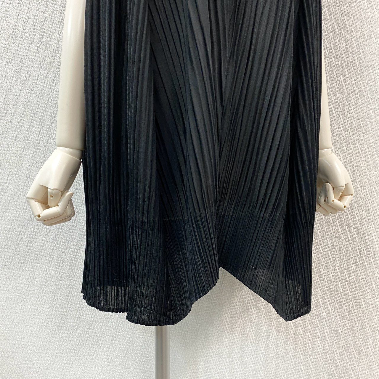 13j29 PLEATS PLEASE プリーツプリーズ ノースリーブカットソー チュニック プリーツ Vネック PP13-JT603 3サイズ ブラック レディースu02t