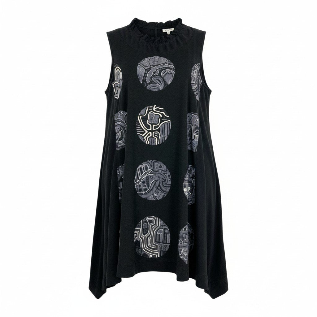 76k21 TOKUKO 1er VOL トクコプルミエヴォル ノースリーブワンピース フレアワンピース フリルネック フロントプリント レディース 9 ブラック ポリエステル100％u02t