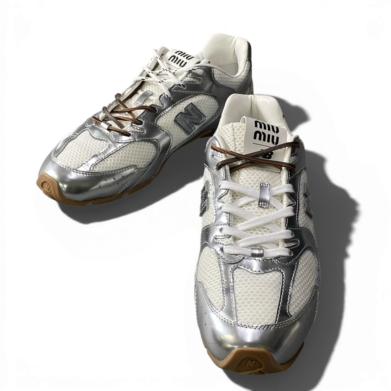 b2 miu miu × NEW BALANCE ミュウミュウ ニューバランス 530SL ローカットスニーカー サイズ43 シルバー メンズ 男性用 靴 スニーカーk02i