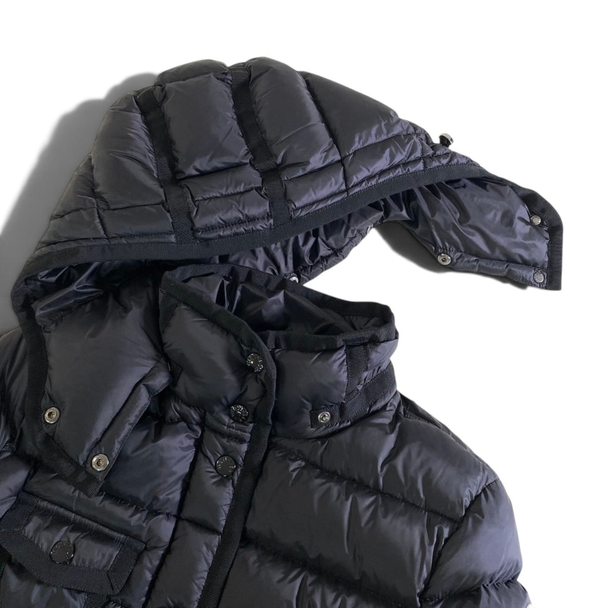 34j26 《未使用保管品》 MONCLER モンクレール HERMINE エルミンヌ Aライン ダウンコート Size 2 ブラック フード着脱可t18r