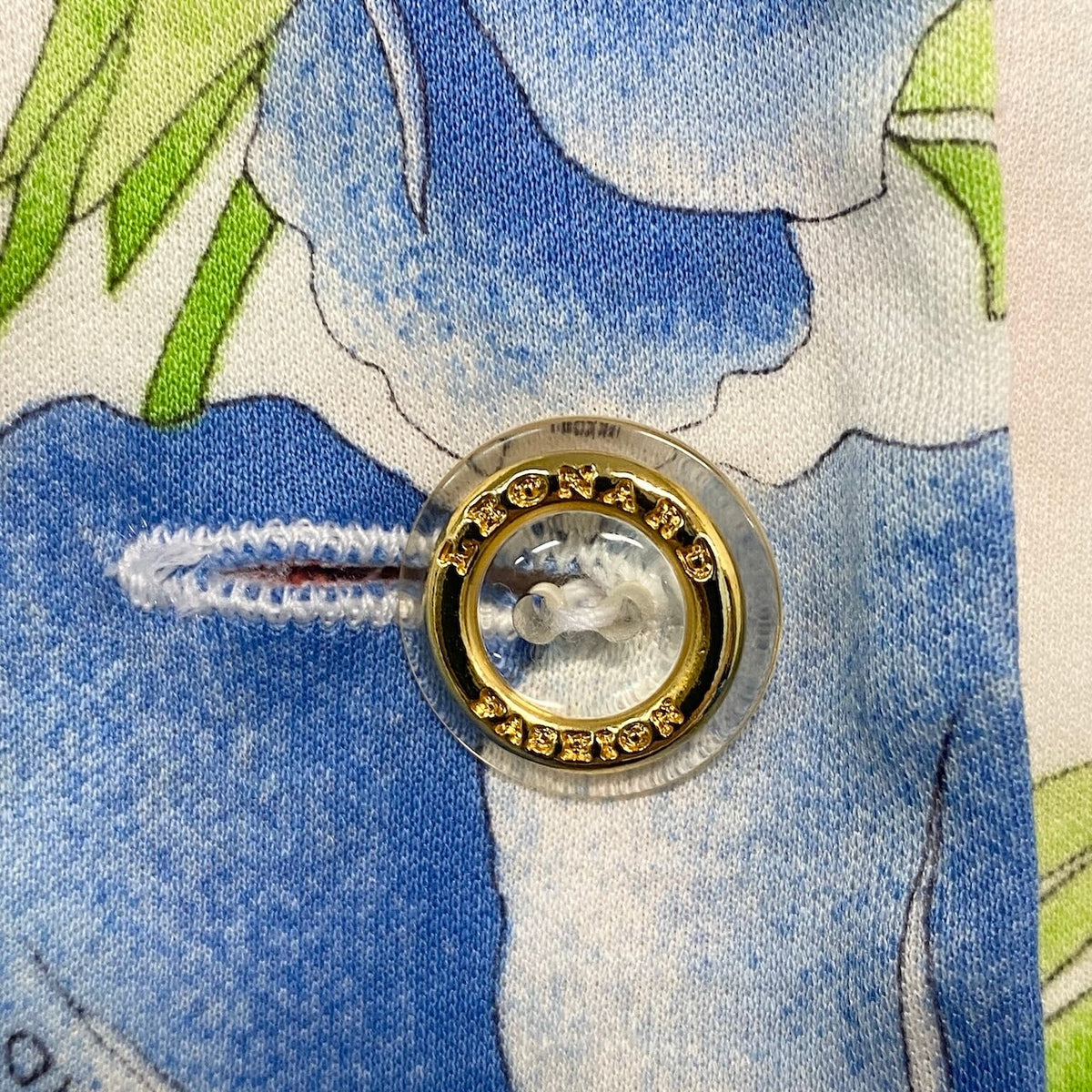 45j15  LEONARD FASHION レオナール ファッション 半袖シャツ 花柄プリント 総柄 トップス コットンシャツ 金ボタン  0389108 M マルチカラー 綿100％ レディース 女性用u02t