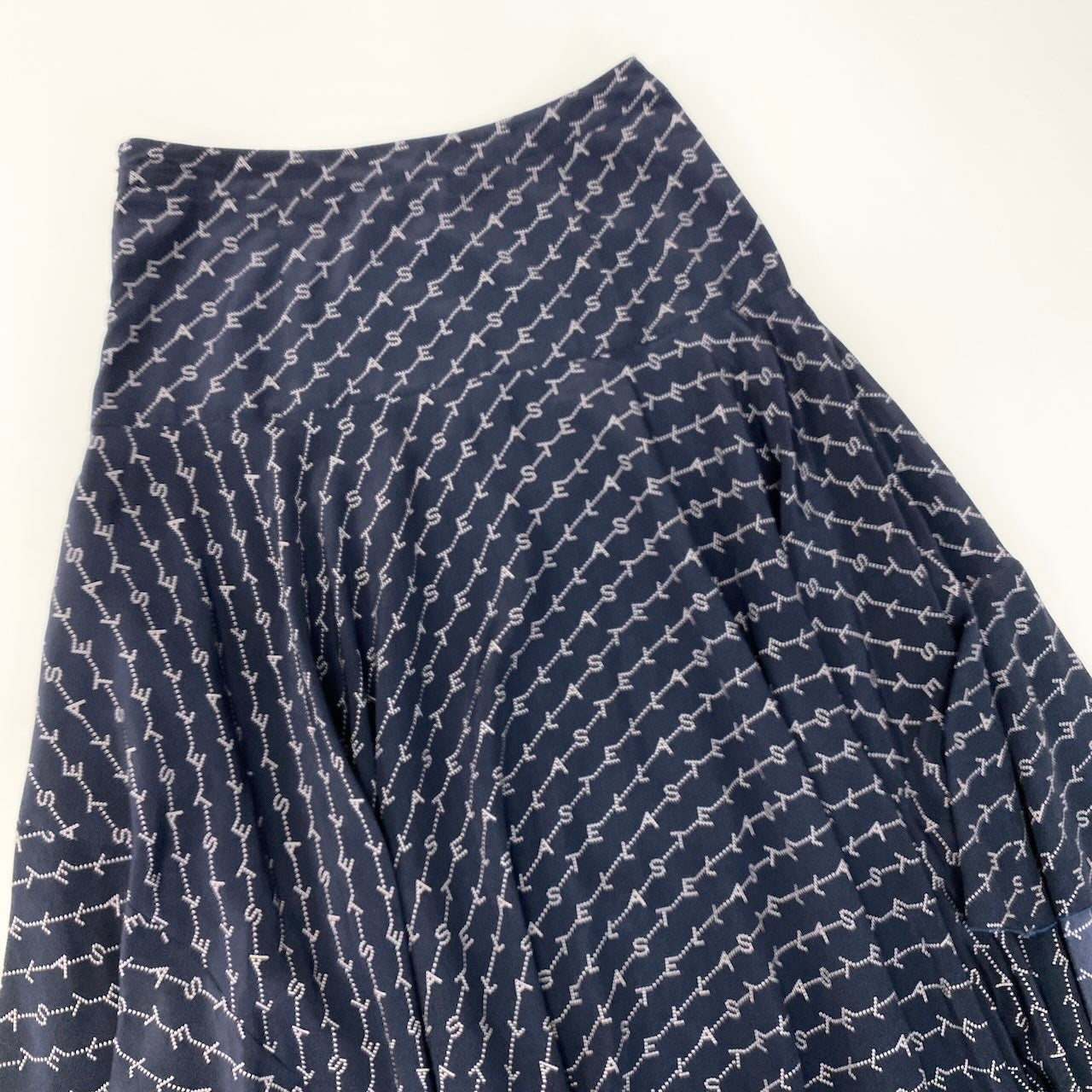 If6 STELLA McCARTNEY ステラマッカートニー アシンメトリーデザイン ロゴプリント 変形スカート  サイズ38 ネイビー シルク100％ レディース 女性用u02t