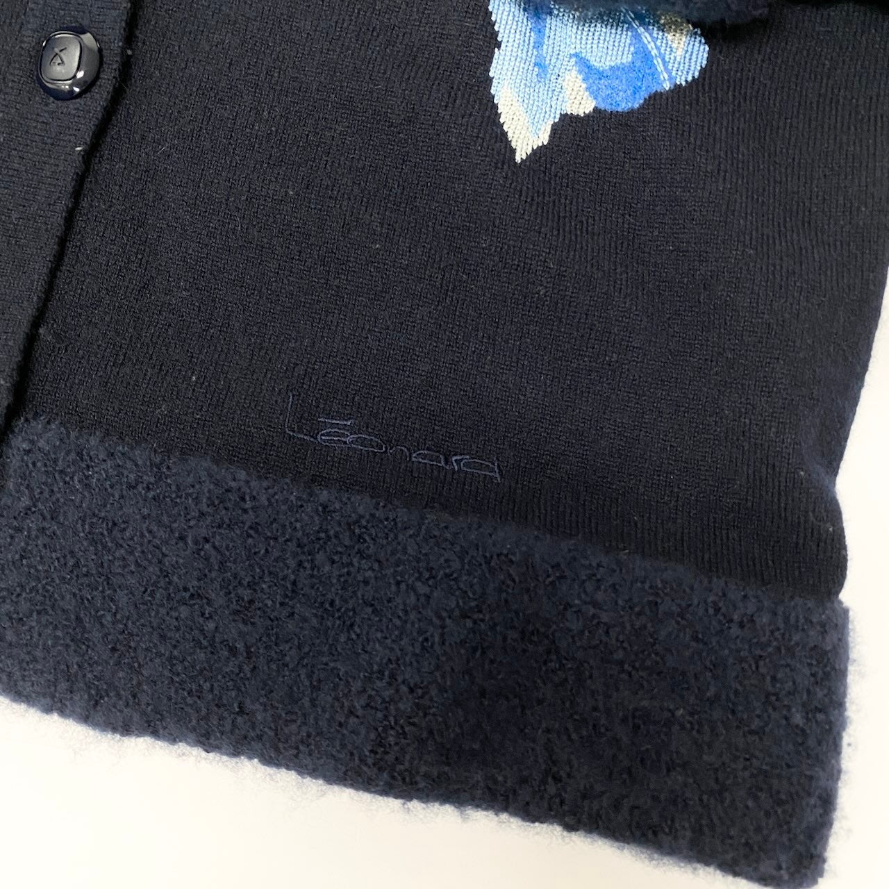 85d9 LEONARD FASHION レオナール ロングスリーブ ニットカーディガン 花柄刺繍 ラインストーン装飾 カシミヤ混 サイズ42 ネイビー レディース 女性用o07t