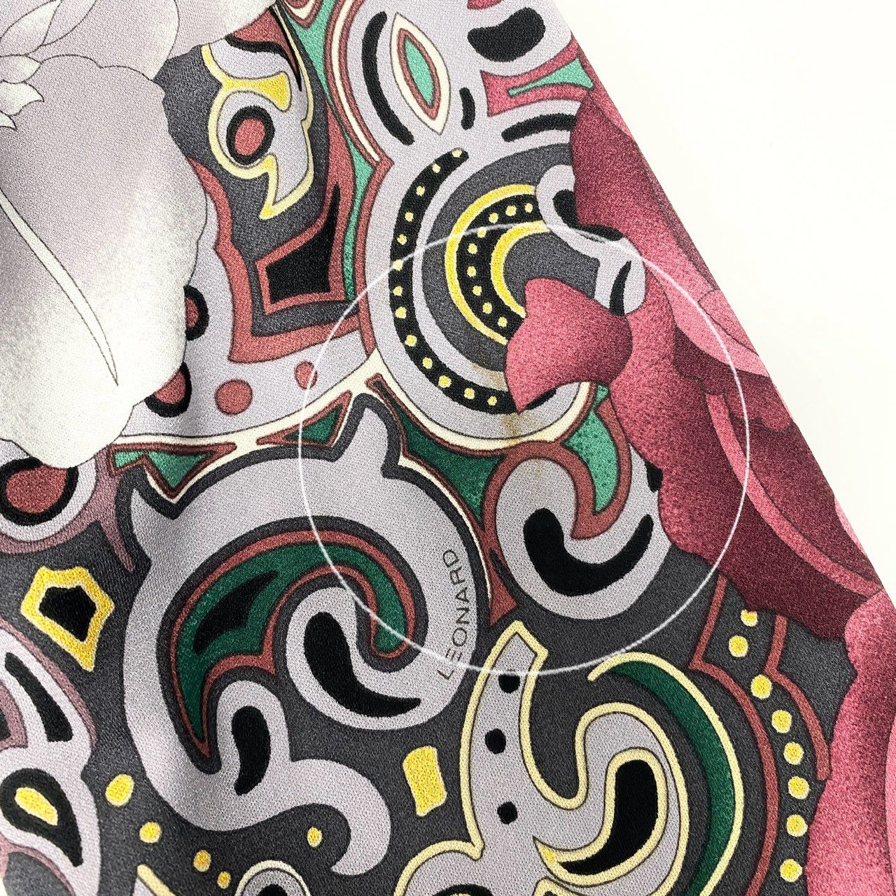 83b23 LEONARD レオナール Vネックカーディガン カンカン素材 美しいプリント チュニック丈 ストレッチ 0169219 42サイズ マルチカラー レディース 女性用u02t