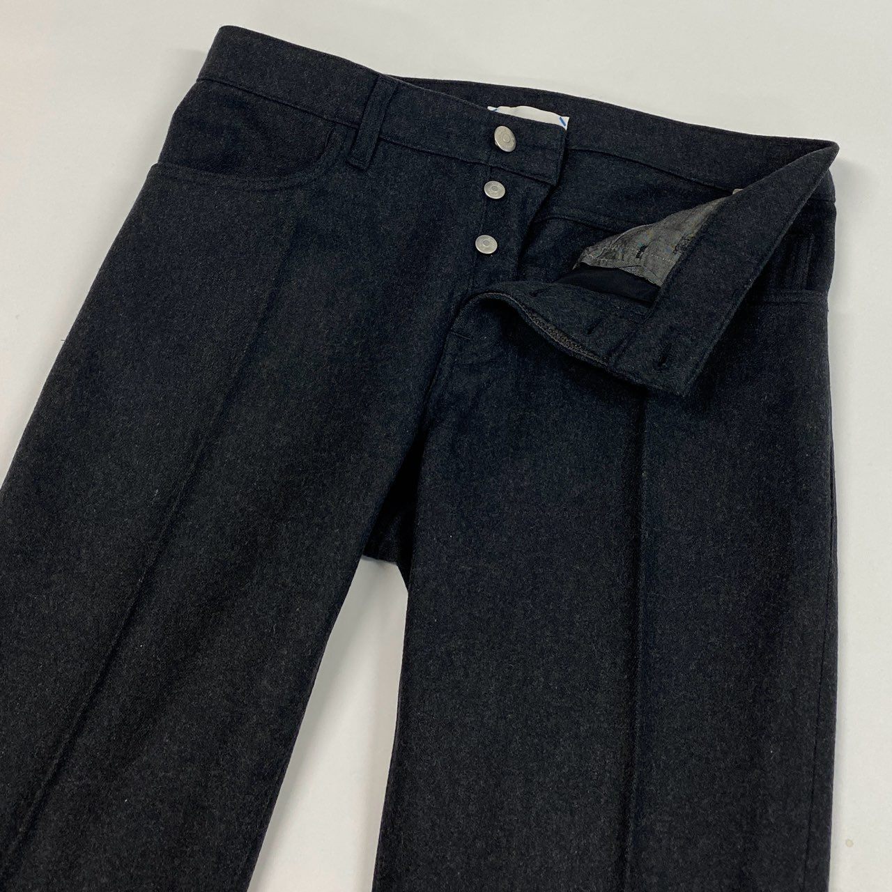 70a15 SIVIGLIA シビリア HERO ヒーロー スラックスパンツ センタープレス キャロットフィット ウール混 イタリア製 メンズ 紳士服 ボトムス 31 ダークグレーu02t