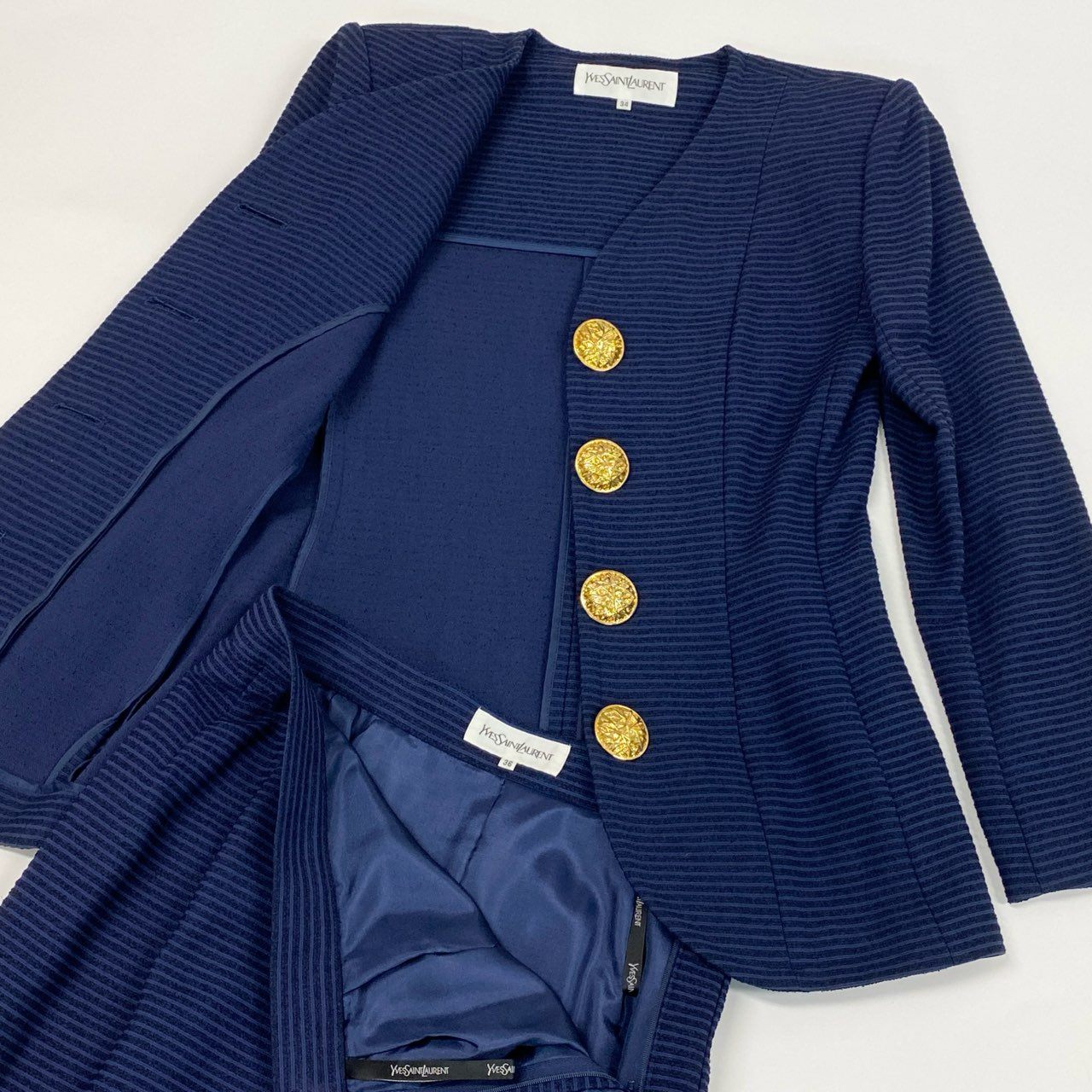 4b4 Vintage Yves Saint Laurent ヴィンテージ イブサンローラン YSL 金ボタン ノーカラー ジャケット Collarless Long Sleeve Jacket Gold Buttons 34 ネイビー コットン レディースo07t