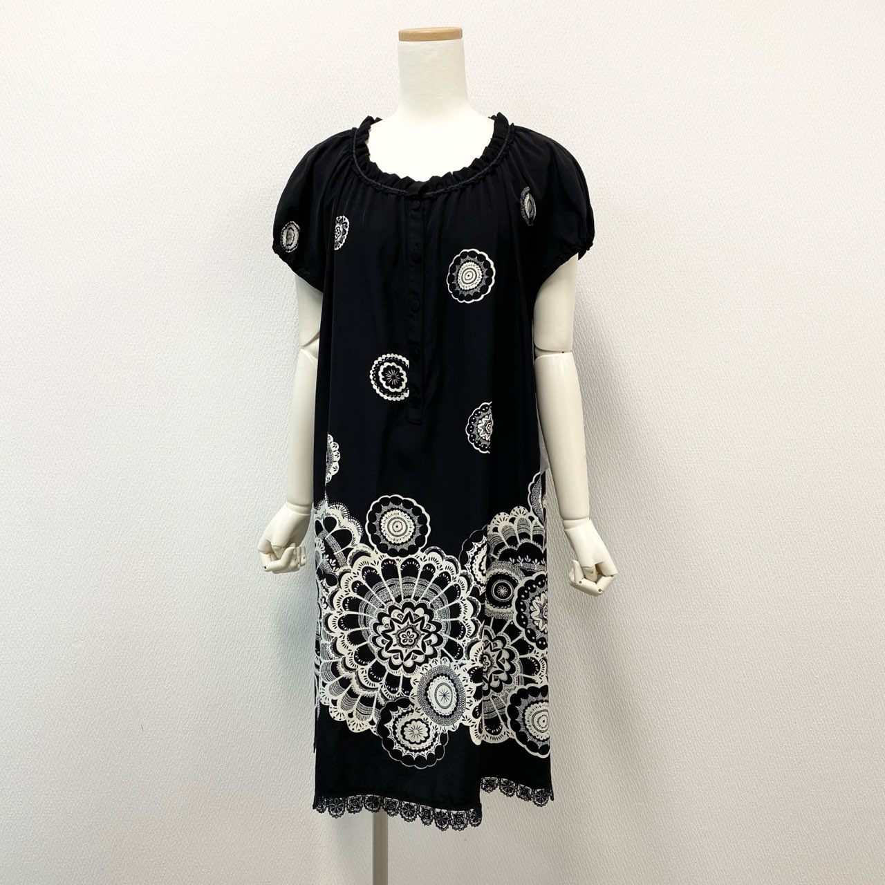 59k1《未使用品》タグ付 TOKUKO 1er Vol トクコプルミエヴォル 日本製 花柄プリント ワンピース ドレス レース 9 Mサイズ ブラック トリアセテート レディースo07t