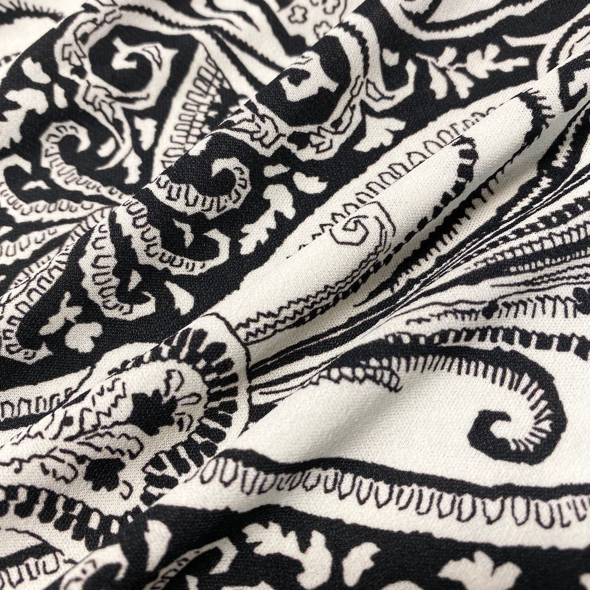 90j27 【美品】ETRO エトロ ドレープドレスワンピース 変形デザインネック 総柄 イタリア製 40サイズ ホワイト ブラック ポリエステル100％ レディース 女性用u02t