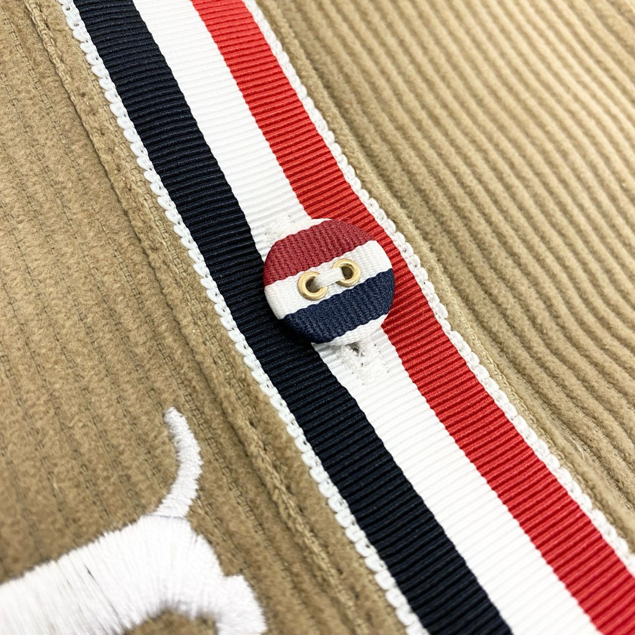 S【新品未使用】THOM BROWNE トムブラウン トリコロールテープ DOG刺繍 コーデュロイ ミニスカート サイズ38 ベージュ レディース 女性用 FGCA20E-E1225 38 ベージュk02i