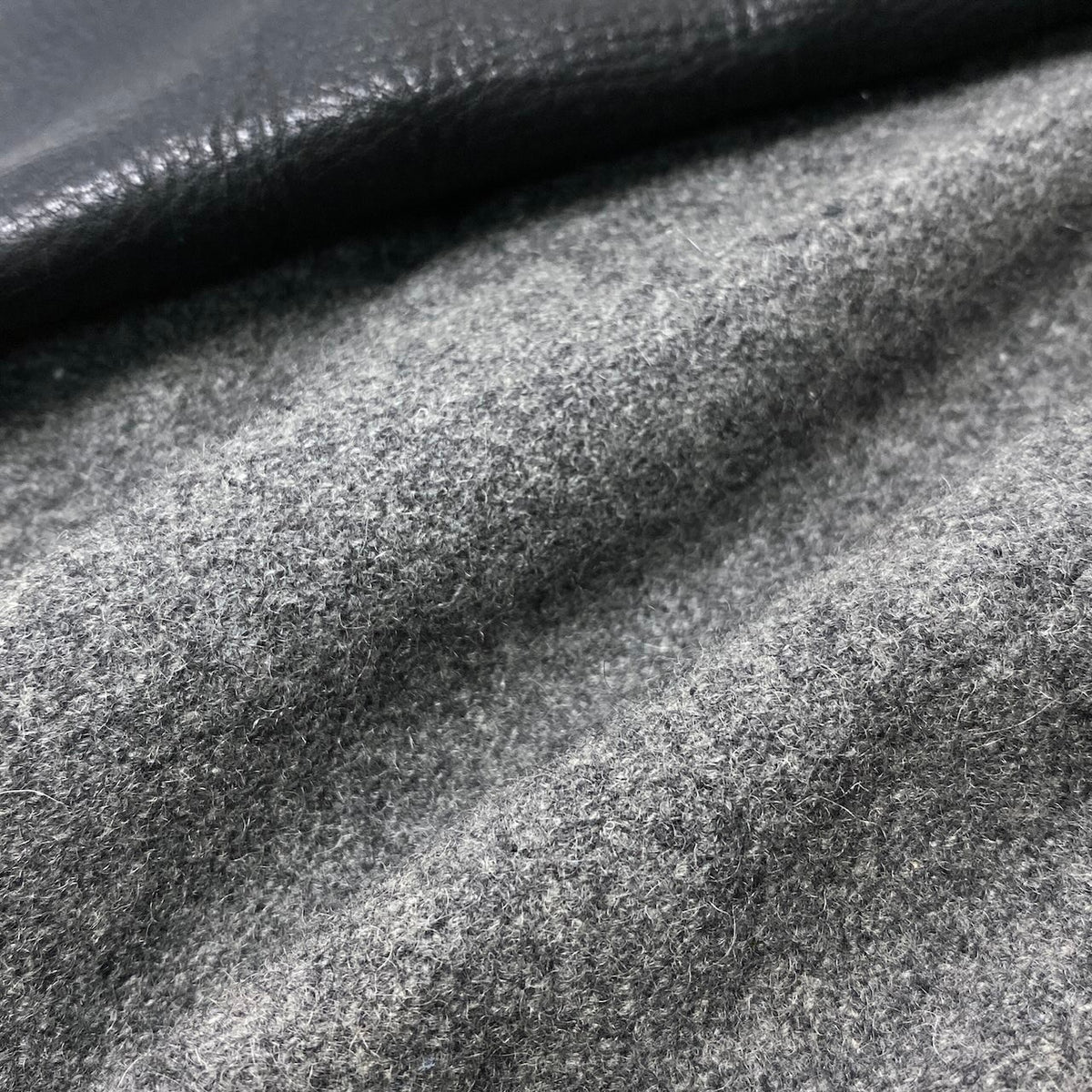 7j19 MEN’S BIGI メンズビギ レザー切替 ワッペン スタジャン サイズM グレー ブラック 刺繍 Vintage ヴィンテージt18r