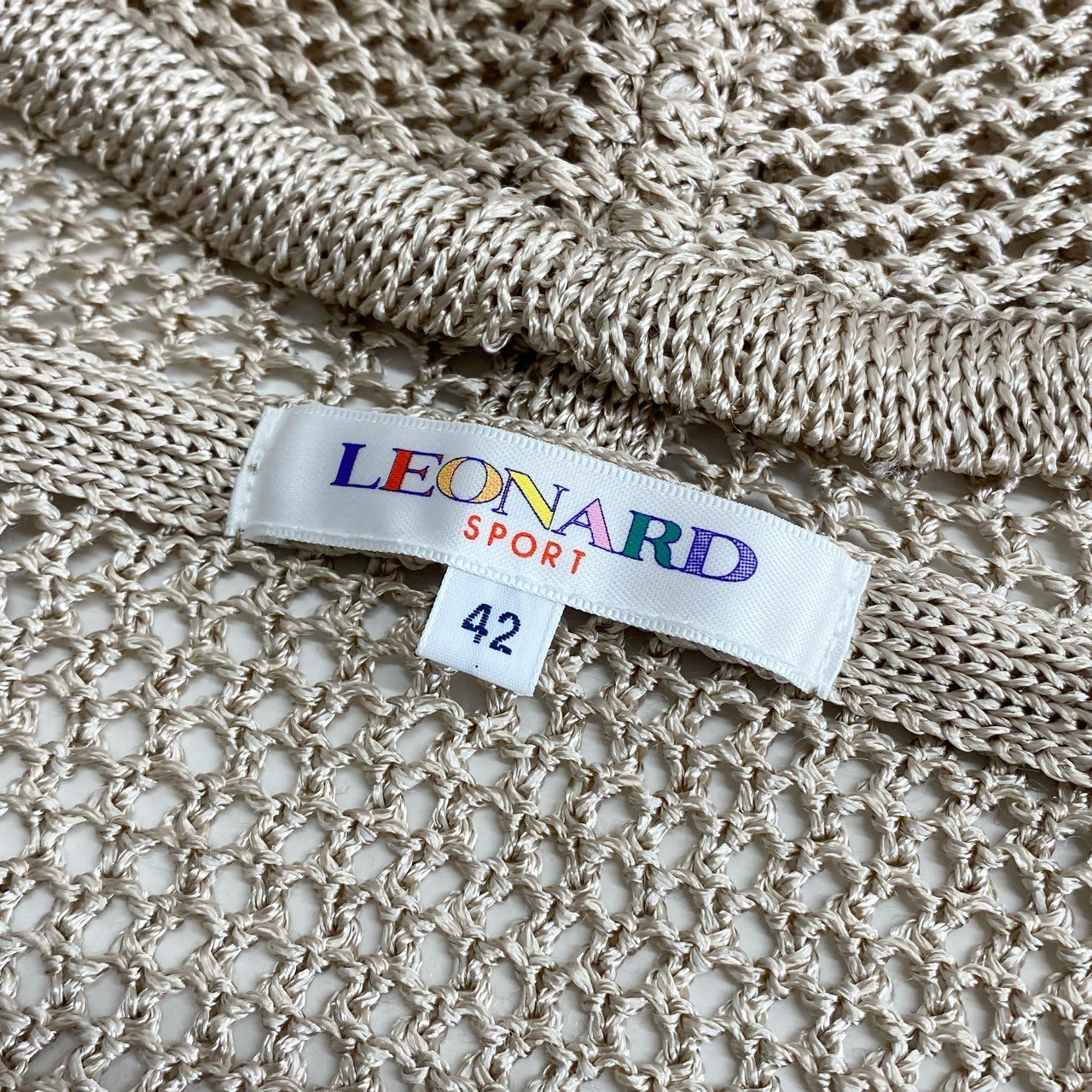 8f14 【美品】 LEONARD レオナール チュニック丈 カギ網ニット パーカー 羽織 ロングパーカー サイズ42 ベージュ レディース 婦人服