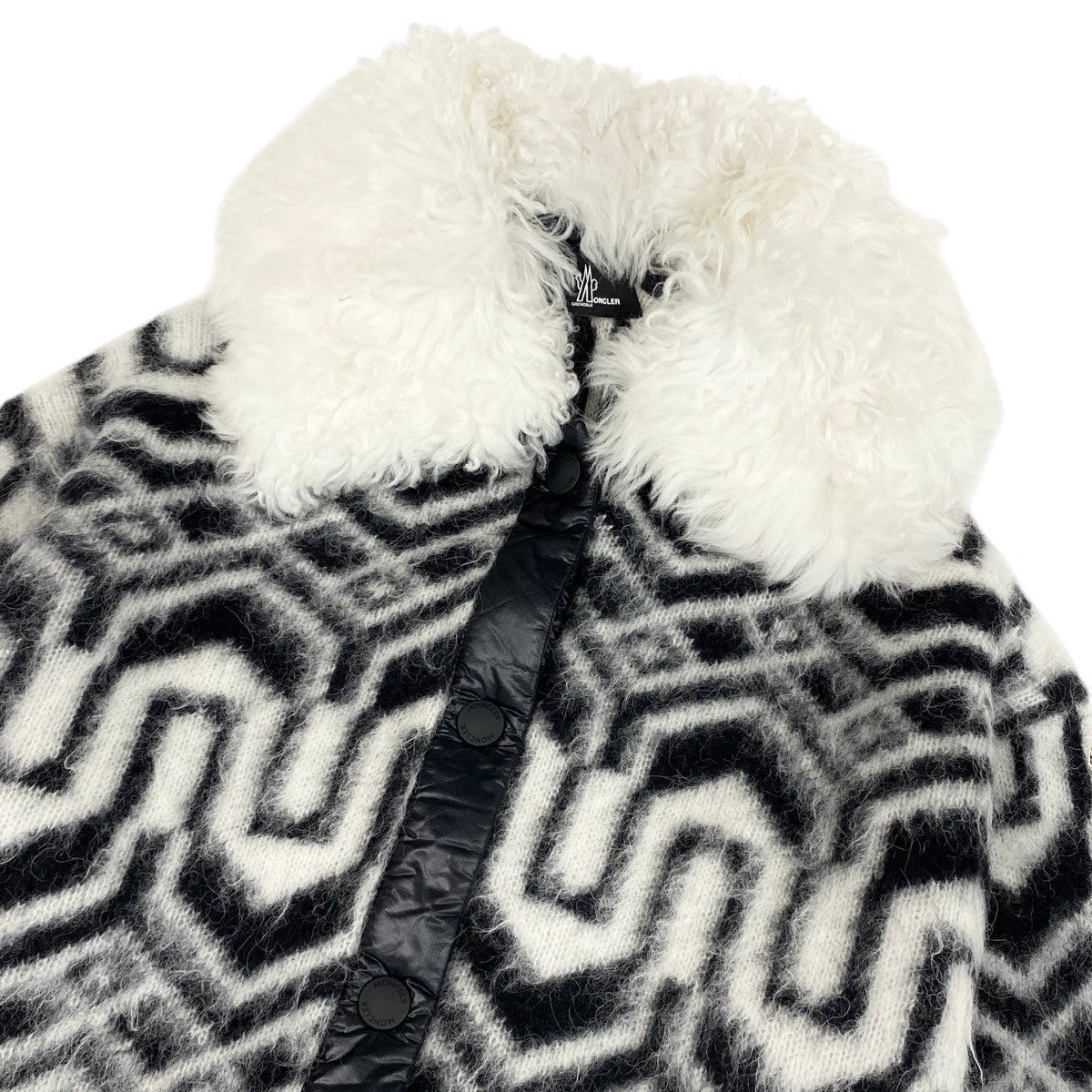 Ii4 【未使用タグ付】 MONCLER モンクレール 2022AW GRENOBLE APRES-SKI カーディガン ニットジャケット H20989B00002 M2085 サイズS ブラック ホワイト レディースk02i
