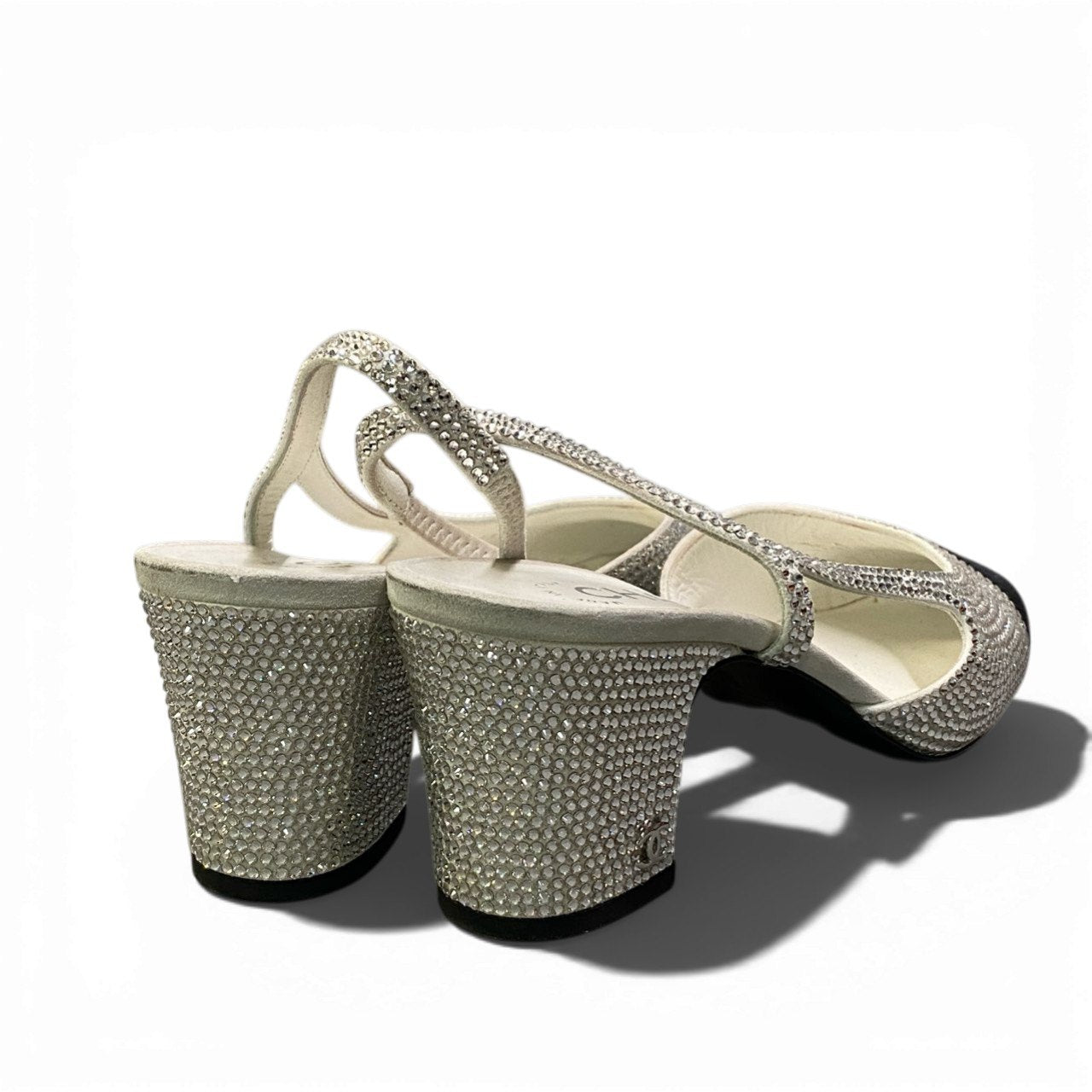 b13《美品》 CHANEL シャネル スリングバック ラインストーン ココマーク ヒールパンプス G31318 38 シルバー ブラック レディースta1