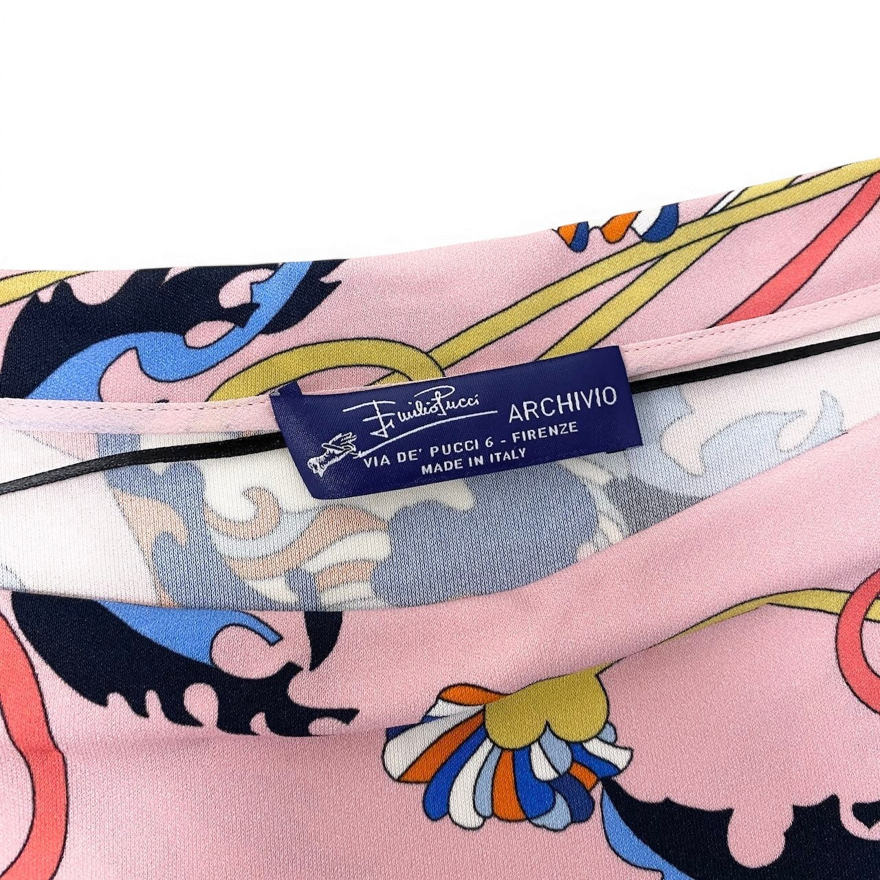 89g24 EMILIO PUCCI ARCHIVIO エミリオップチ アルチビオ ボートネック フレンチスリーブカットソー 総柄 I42 ピンク レディースu02t