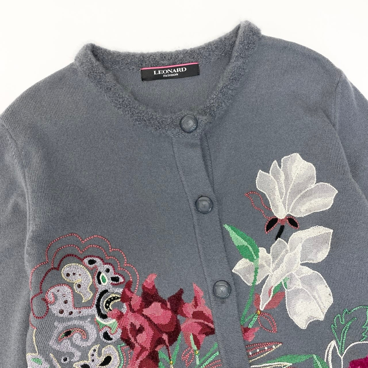 78d9 LEONARD FASHION レオナール ニットカーディガン ニットジャケット 花柄刺繍 ラインストーン ビーズ装飾 カシミヤ混 サイズ42 グレー系 レディース 女性用o07t