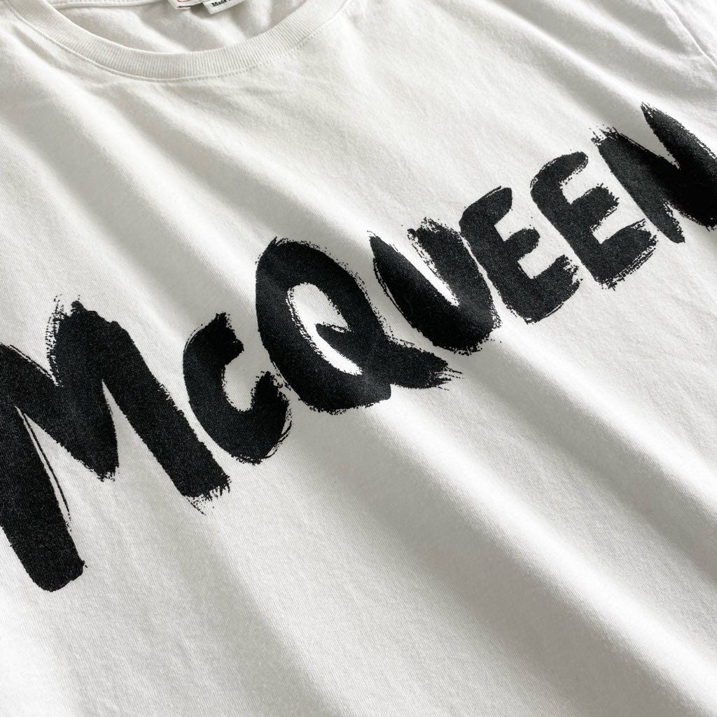 83h27 イタリア製 ALEXANDER McQUEEN アレキサンダーマックイーン 半袖Tシャツ カットソー トップス ペイントロゴ 622104 M ホワイト コットン100％ メンズ 紳士服