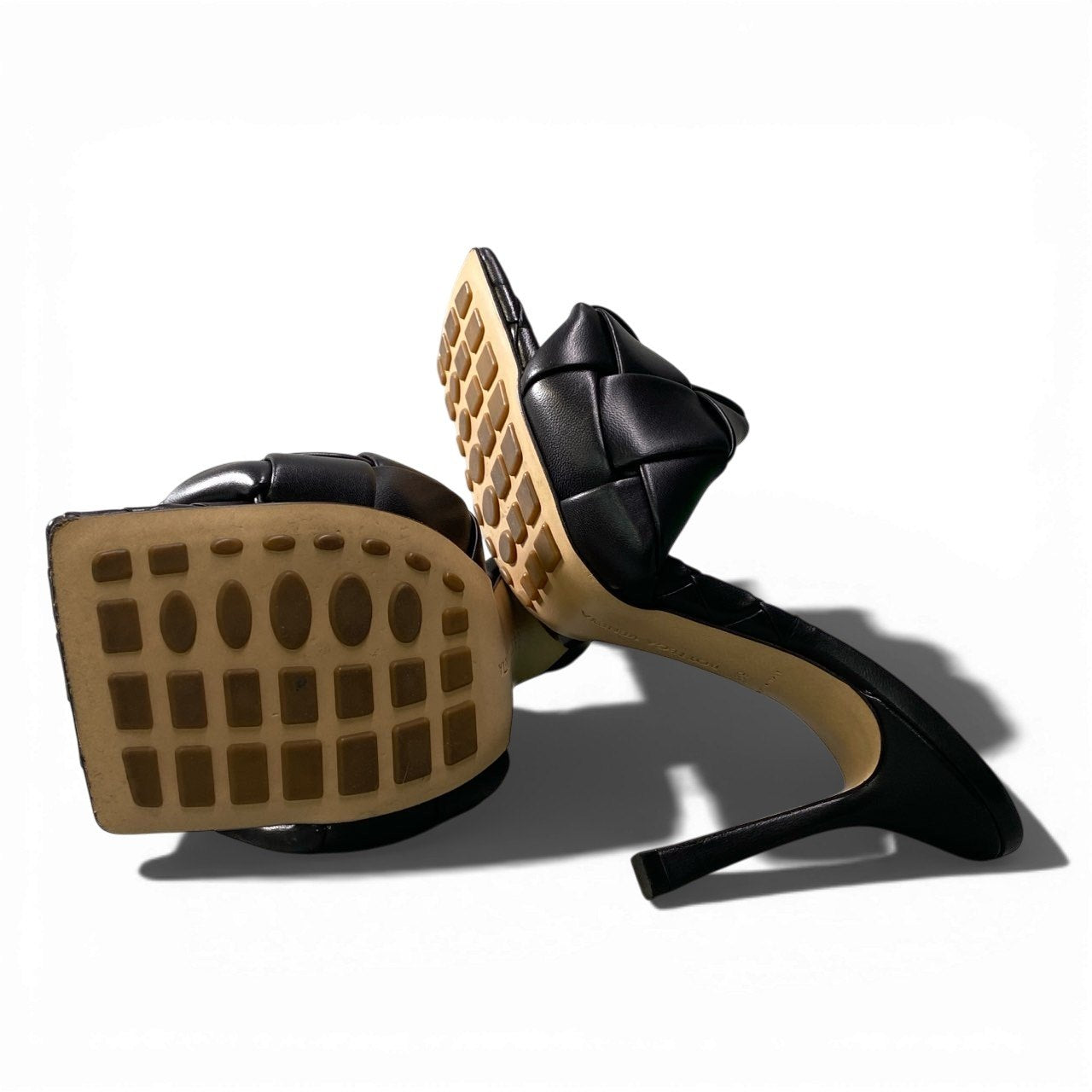 b2 《極美品》 BOTTEGA VENETA ボッテガヴェネタ LIDO リド イントレチャート ヒールサンダル サイズ39 ブラック レザー シューズ 箱 保存袋t18r