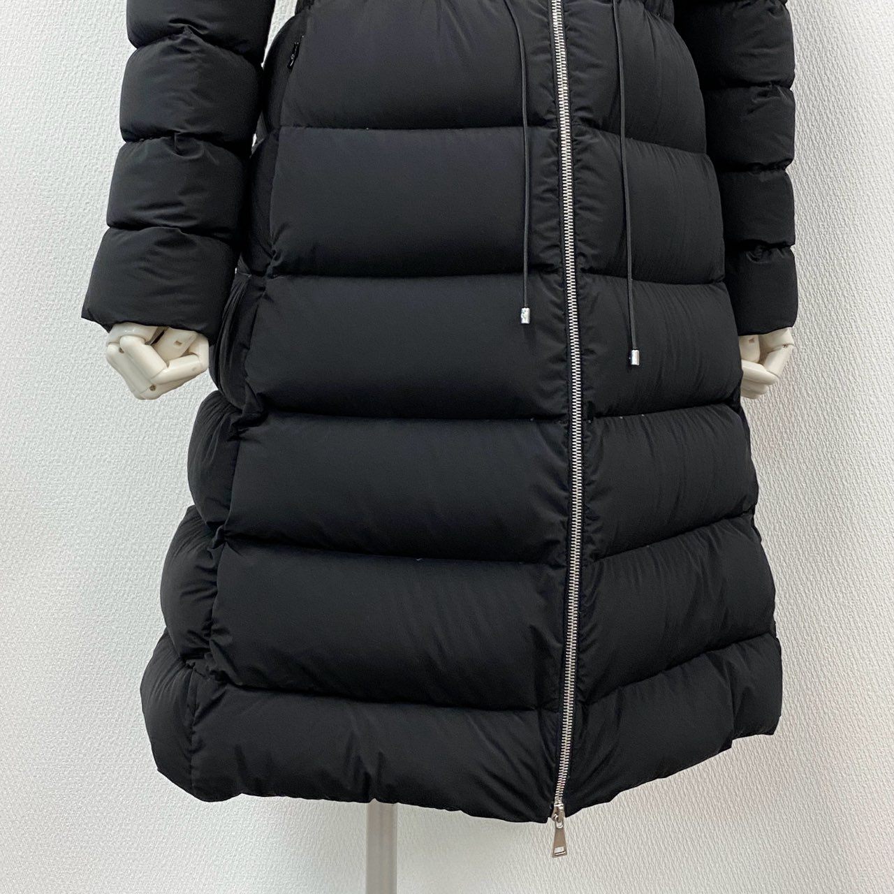 23l14 MONCLER モンクレール 22年 EMPARIS ダウンコート ロングコート ロゴワッペン ウエスト ドローストリング H20931C00049 サイズ00 ブラック レディース