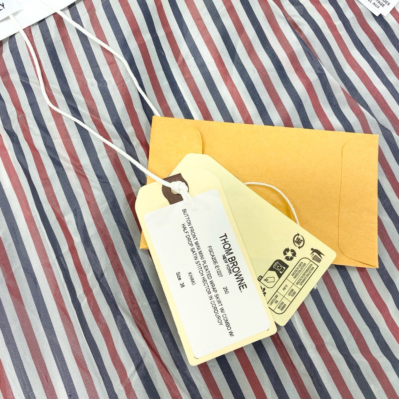 27L1 【新品未使用】THOM BROWNE トムブラウン トリコロールテープ DOG刺繍 コーデュロイ ミニスカート サイズ38 ベージュ レディース 女性用k02i