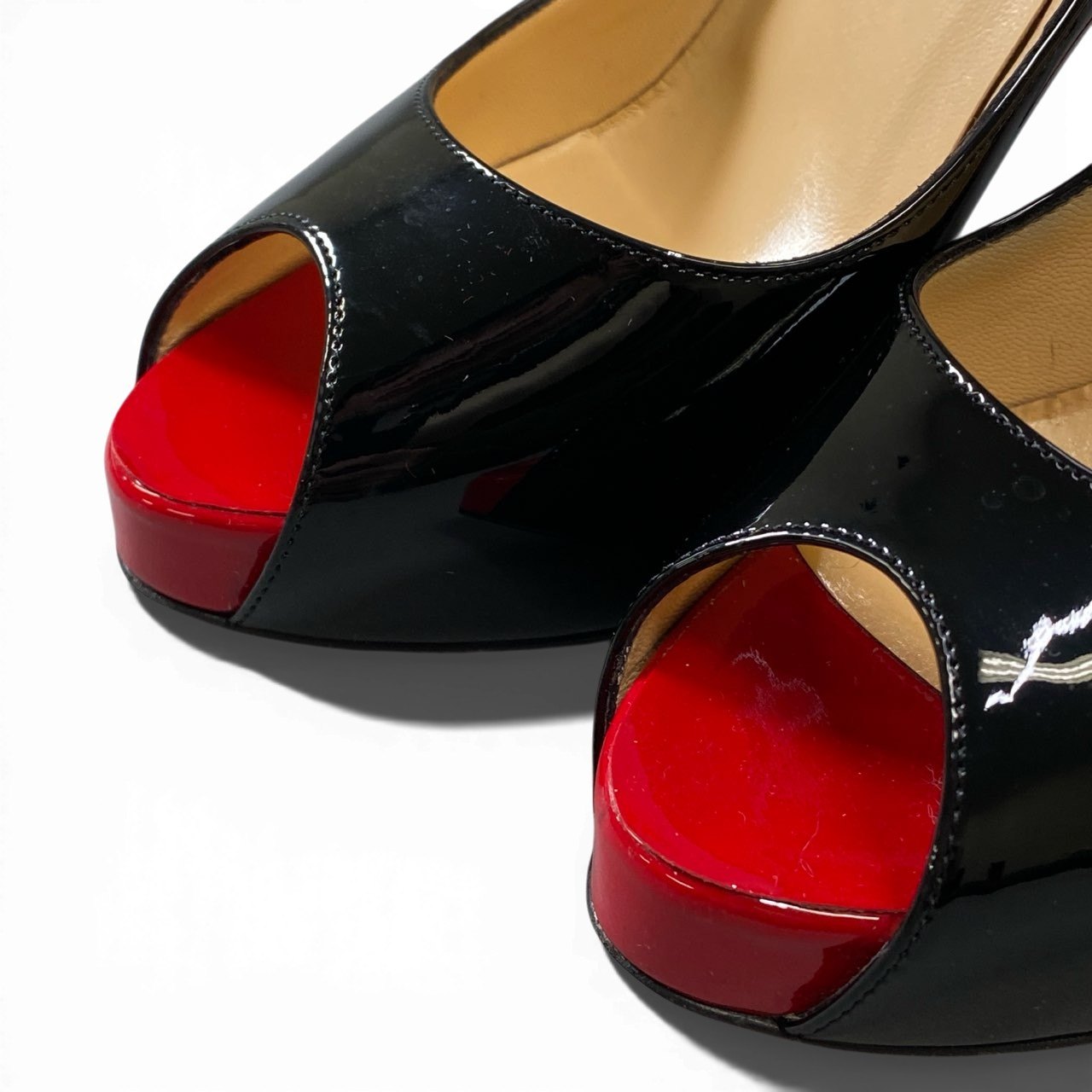 3a5 christianlouboutin クリスチャンルブタン オープントゥ パンプス サンダル エナメル シューズ 37サイズ ブラック レディースk02i