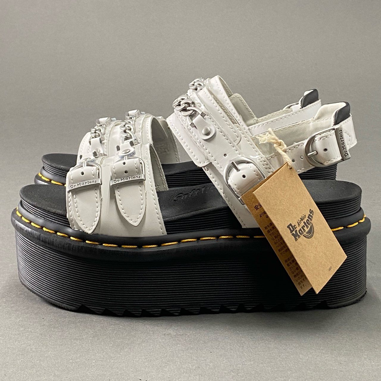 2f17 《極美品》 Dr Martens ドクターマーチン Voss 2 Quad Chain Sandal クアッドチェーンサンダル 37 ホワイト ブラック 厚底 シューズ