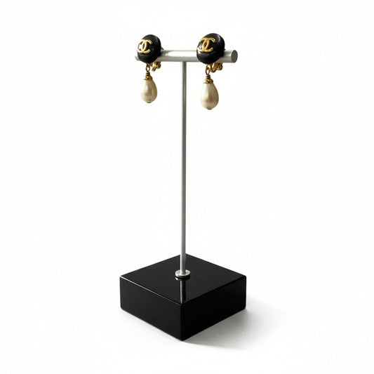 b5〇 Vintage Chanel 1995 Swing Pearl Design Coco Mark Earring ta1