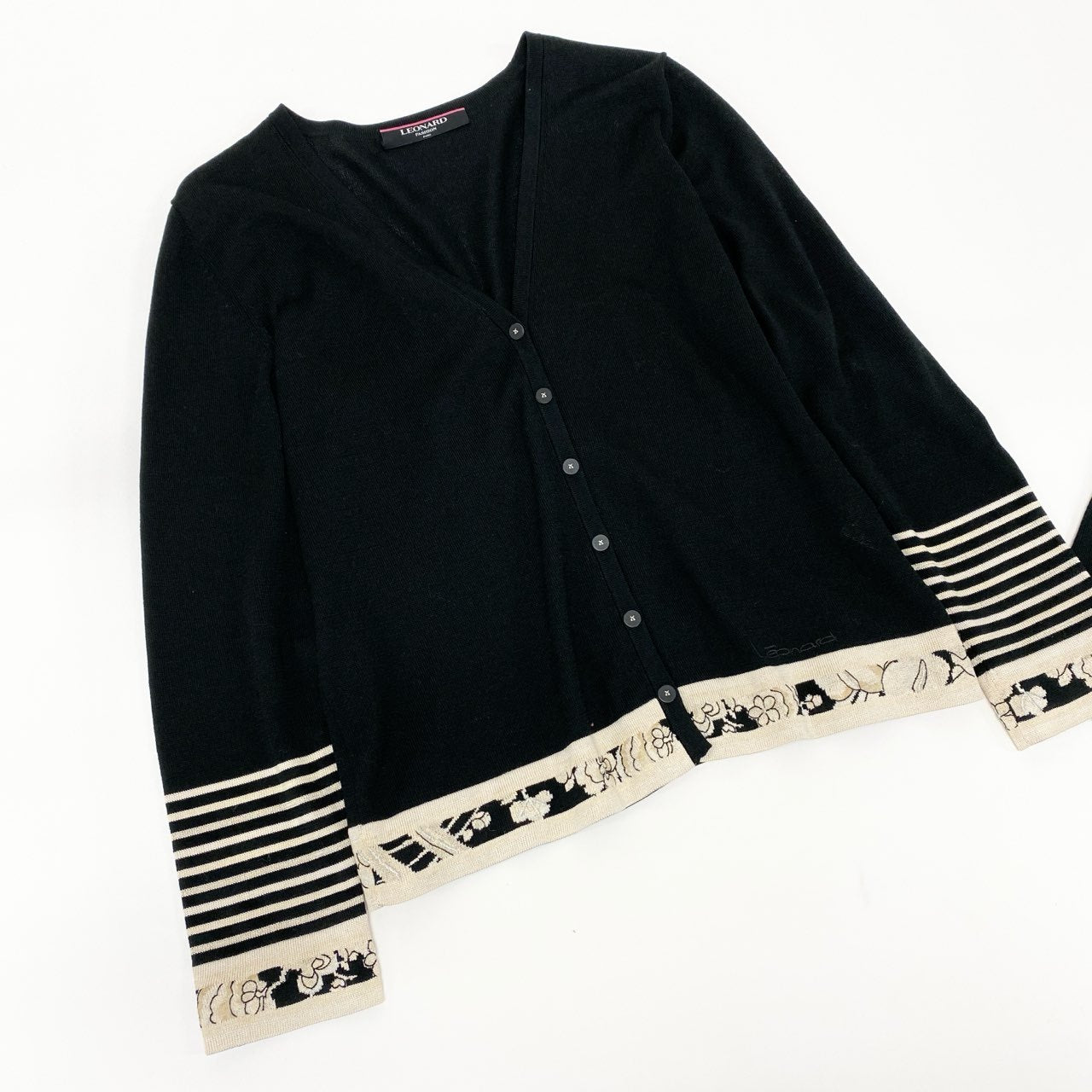 4k23《美品》 LEONARD FASHION レオナール アンサンブルニット ツインニット 半袖トップス カーディガン ボーダー柄 花柄刺繍 シルク混 Ｌ ブラック ホワイト系u02t