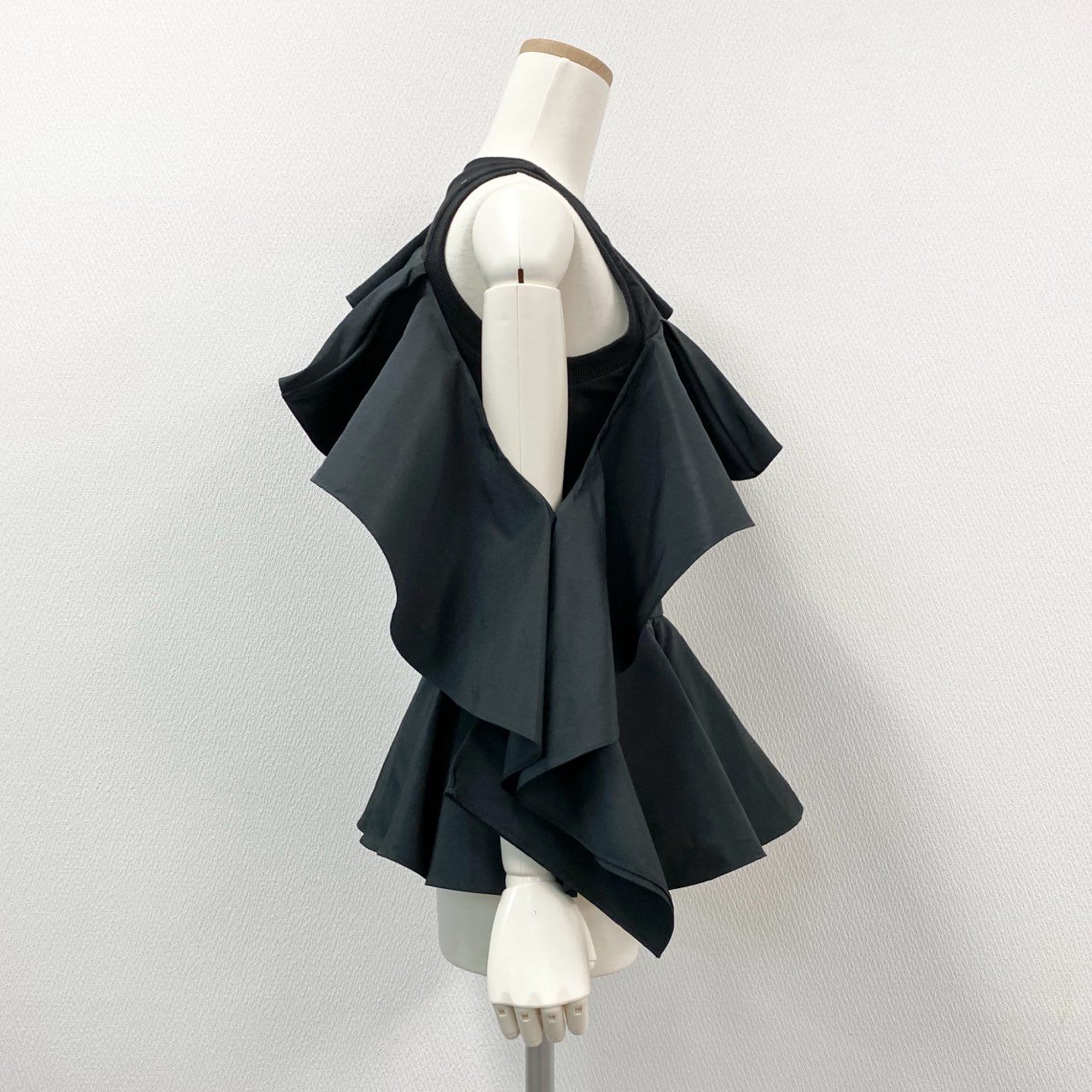 Ah29 Alexander McQUEEN アレキサンダーマックイーン 変形トップス フリルトップス ペプラム ラッフル装飾 ラウンドネック Fサイズ ブラック レディース 女性用k02i