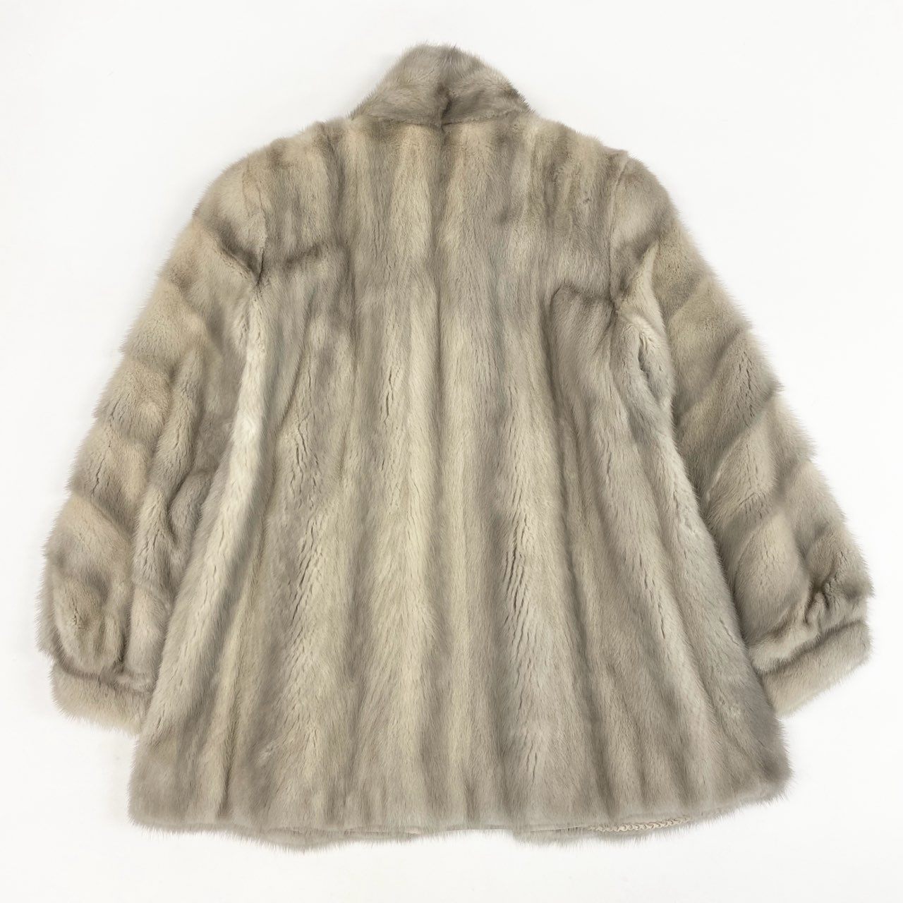 77L8 SAGA MINK サガミンク 銀サガ サファイアミンク 横段スリーブ ファーコート サイズ13号 シルバーグレー 最高級本毛皮 MINK FUR ポケット有t18r