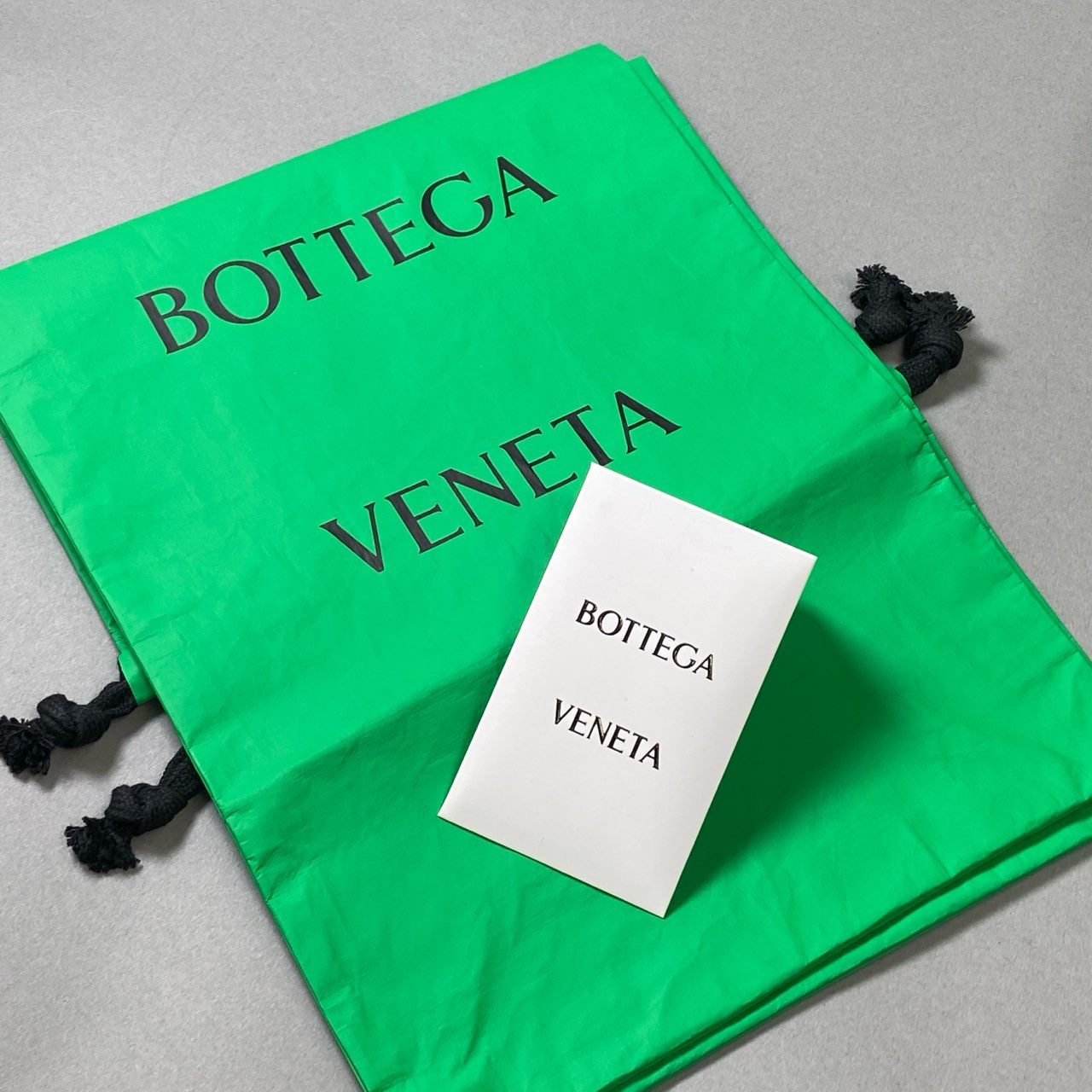 i30 《未使用品》 BOTTEGA VENETA ボッテガヴェネタ ビーチサンダル スライダー パラキート 690039 V1O60 37サイズ グリーン ラバー レディース シューズt18r