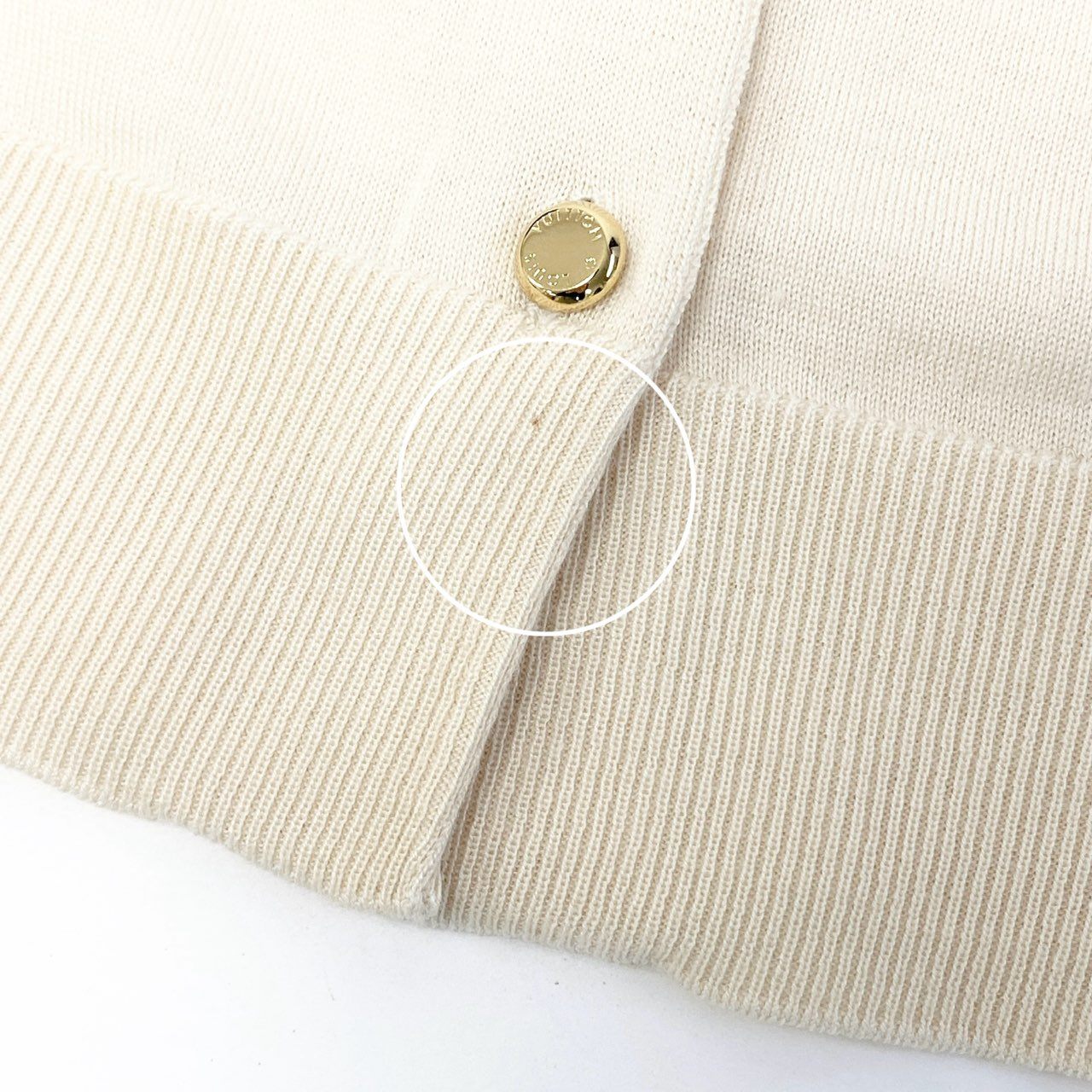 38a16 LOUIS VUITTON ルイヴィトン ロゴ入り金ボタン ハイゲージ ニットカーディガン 薄手カーディガン サイズXS アイボリー レディース トップスk02i