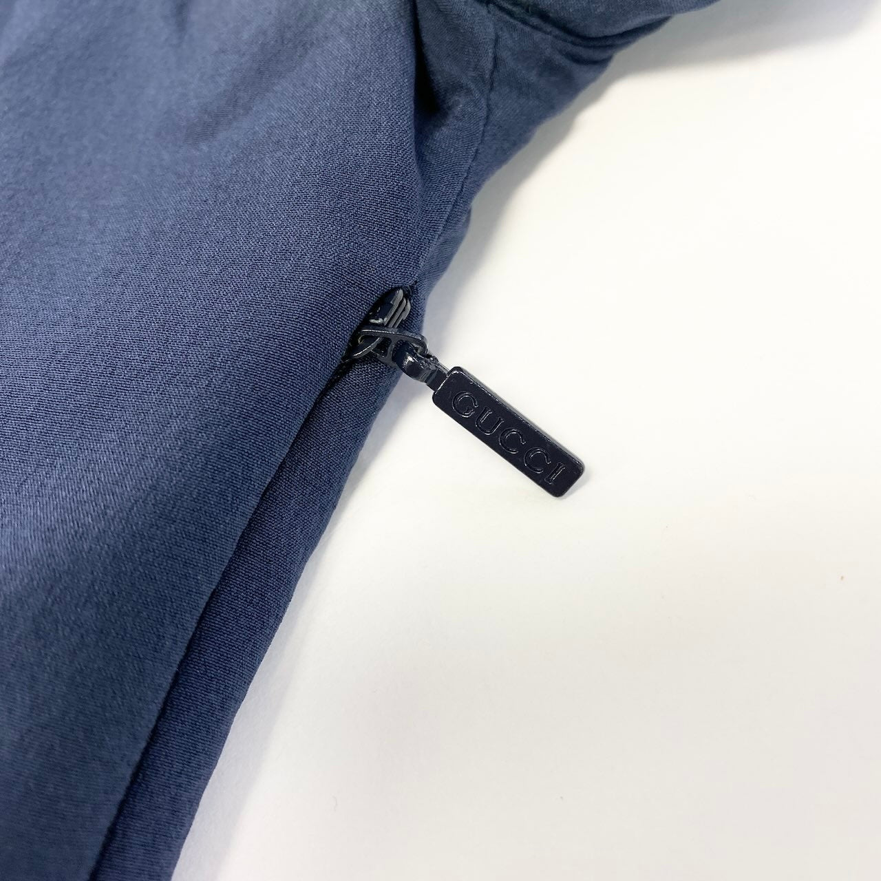 60d29 GUCCI グッチ 半袖 リボンワンピース 膝丈ワンピース Vネック アンティーク 刻印ボタン サイズ42 ネイビー レディース 女性用u02t