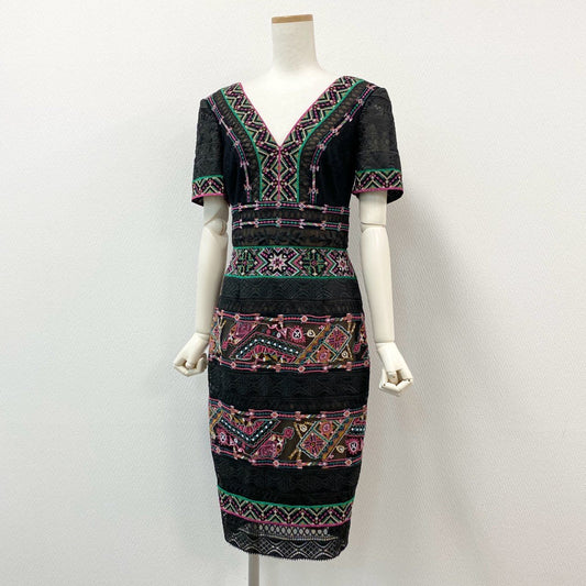 81h7《美品》 TADASHI SHOJI タダシショージ 半袖ワンピース 膝丈ワンピース レース刺繍 タイトスカート 0 ブラック マルチカラー レディースk02i
