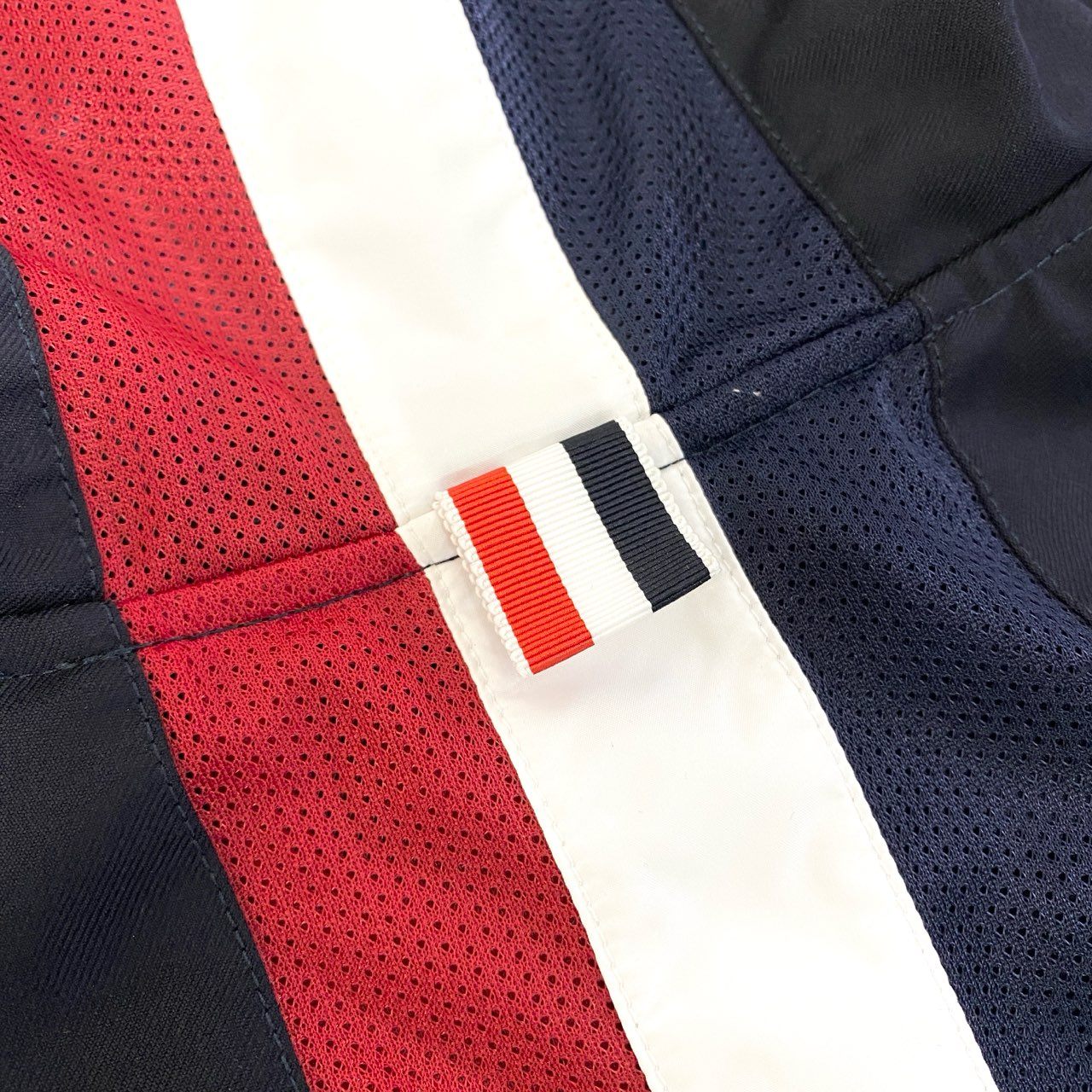 38a16 THOM BROWNE トムブラウン ジップパーカー ジャケット MJT087A サイズ1 ネイビー バッグライン トリコロールt18r